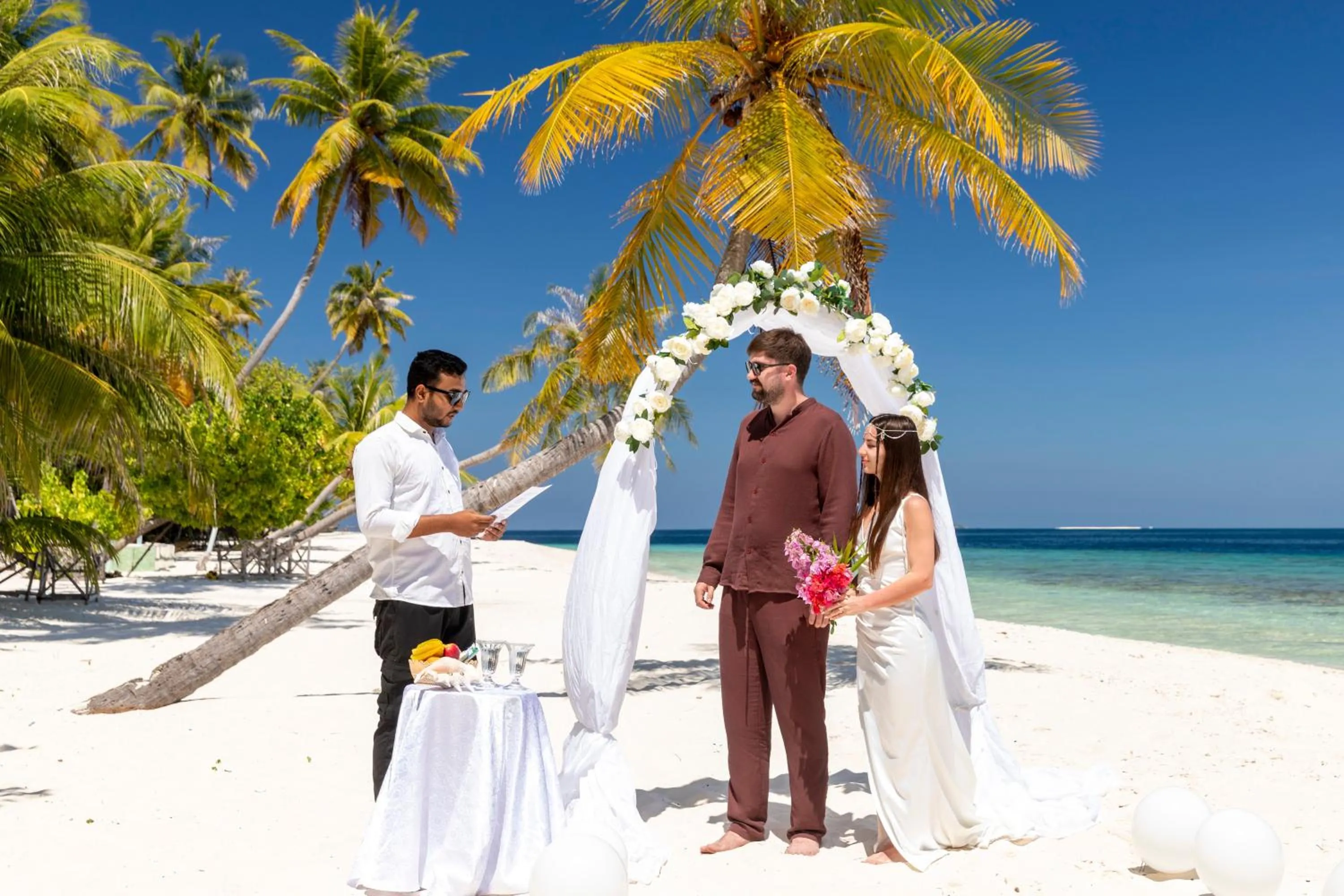 Guests in Dhonfulhafi Beach View