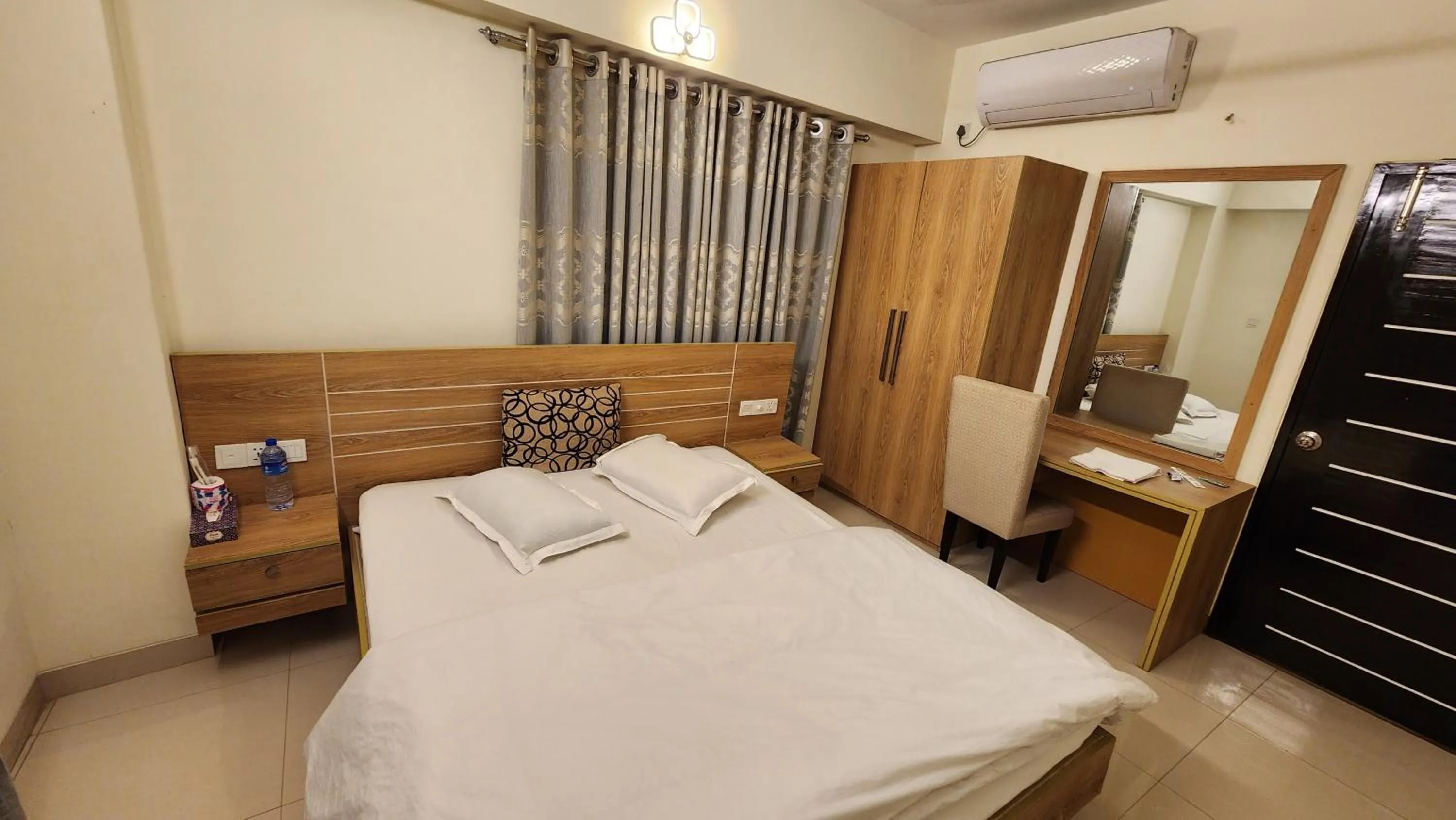 Bed in Hotel Cox Rotana