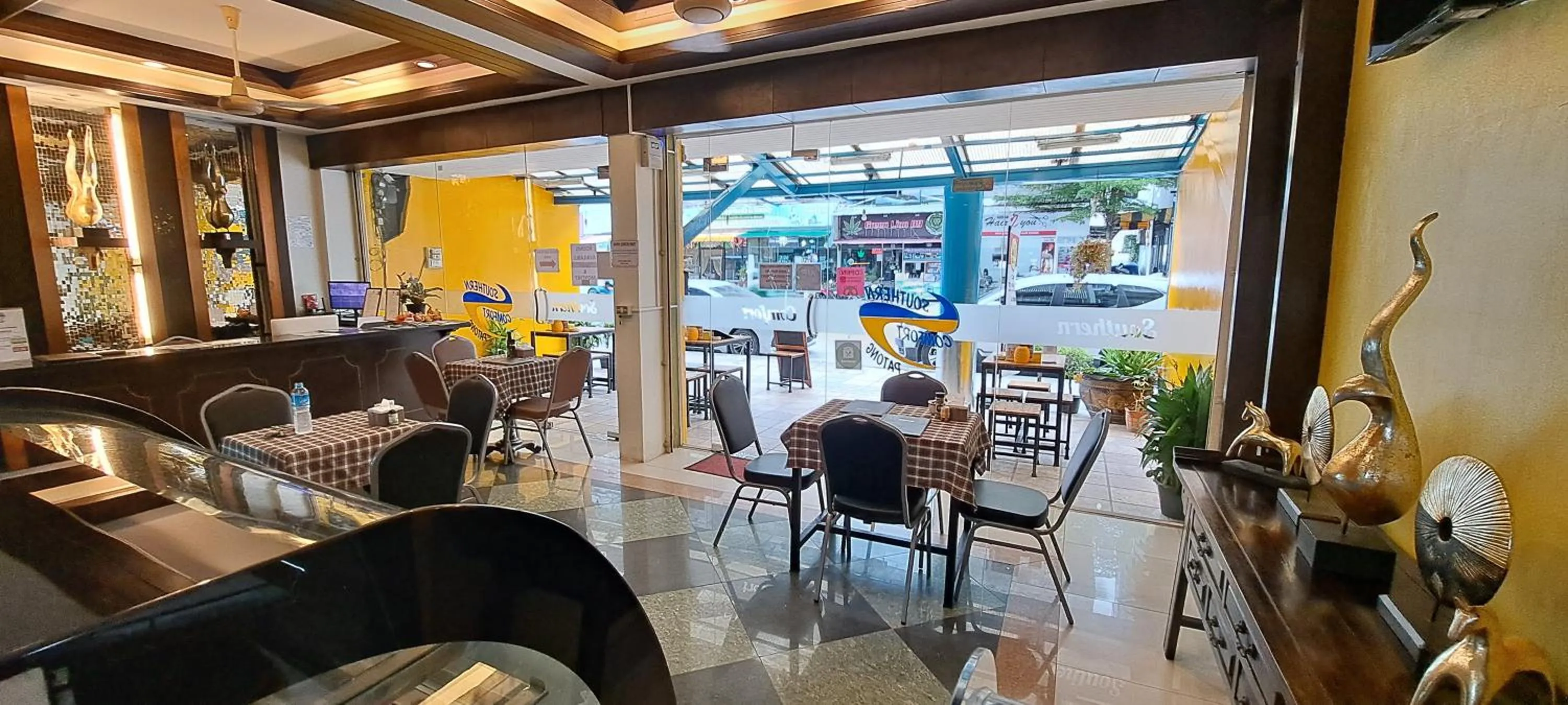 Restaurant/places to eat in Southern Comfort Patong