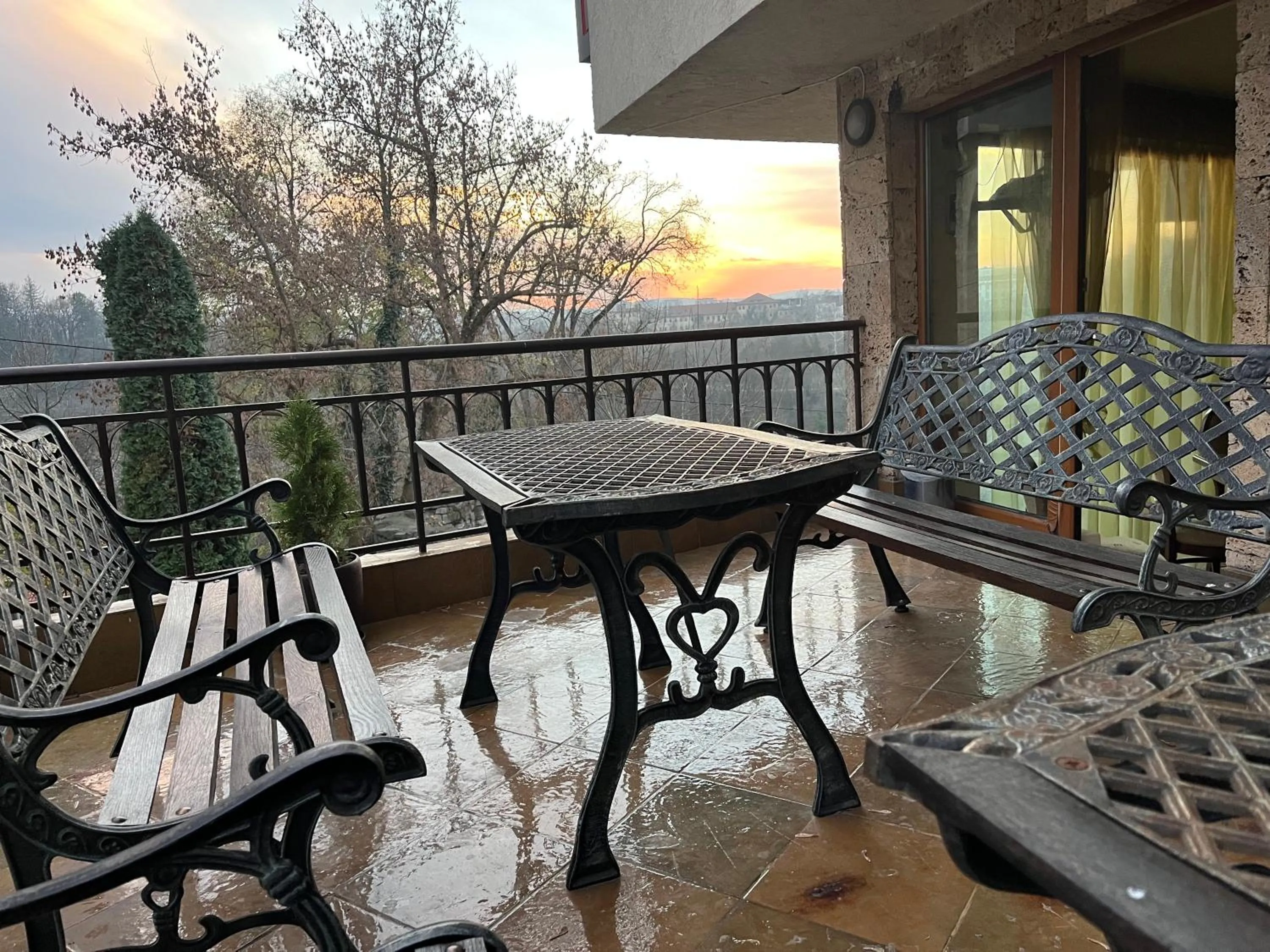 Patio in HOTEL BOLYARI