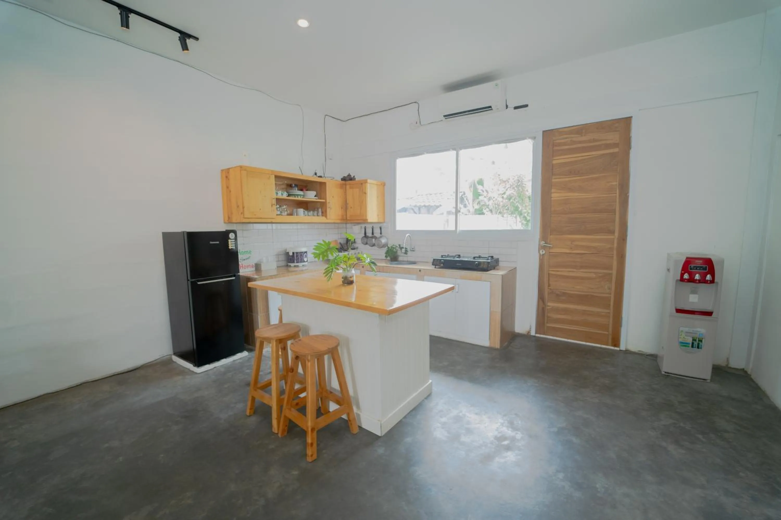 Kitchen or kitchenette in Villa Sawah Prambanan