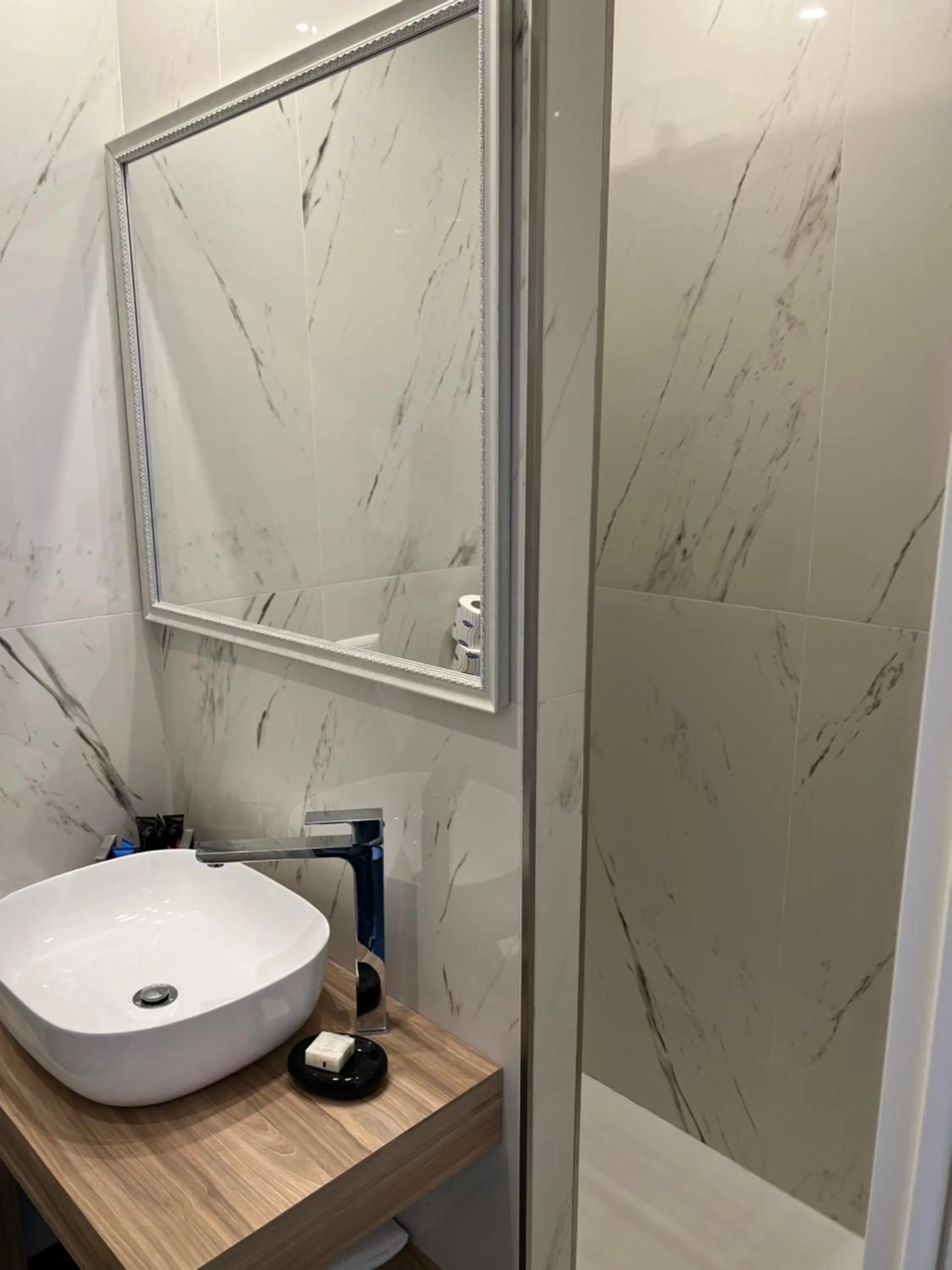 Bathroom in Luna Luxury Bed and Breakfast