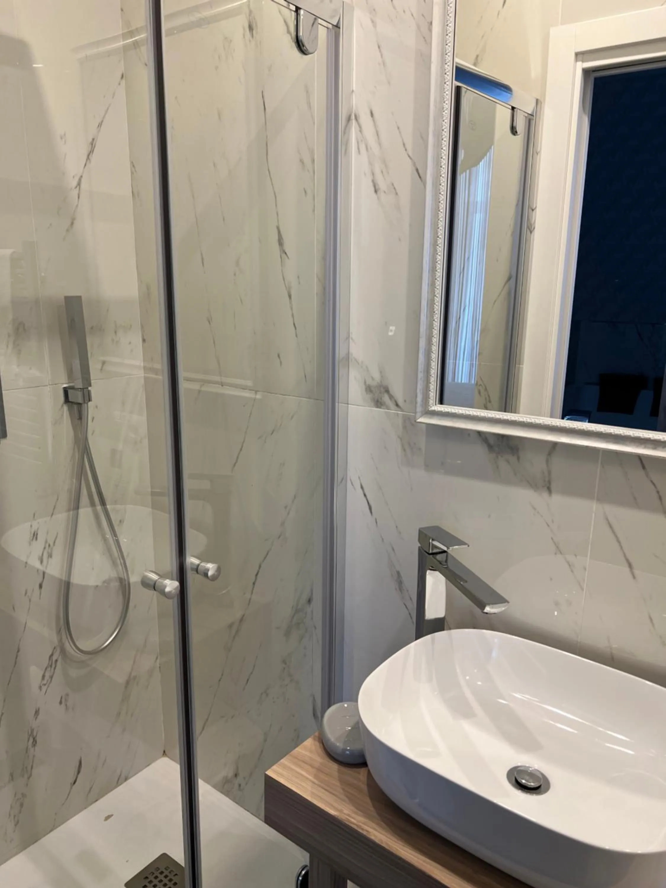 Bathroom in Luna Luxury Bed and Breakfast