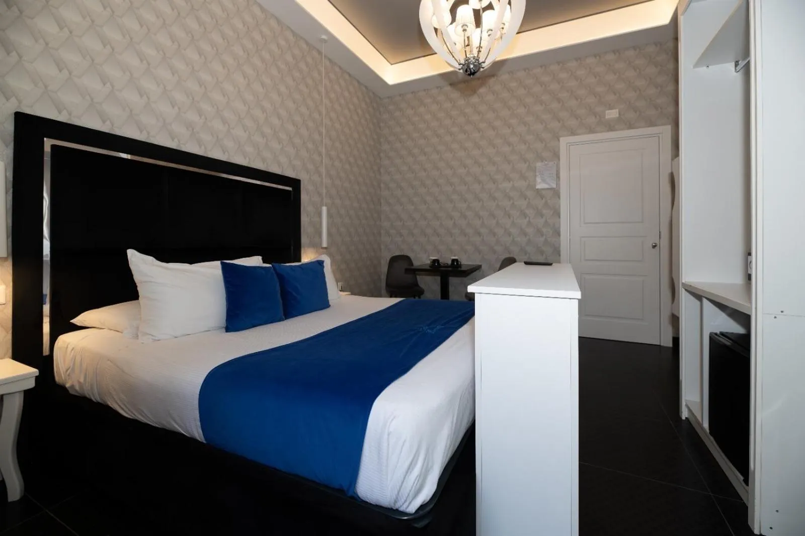 Bedroom, Bed in Luna Luxury Bed and Breakfast