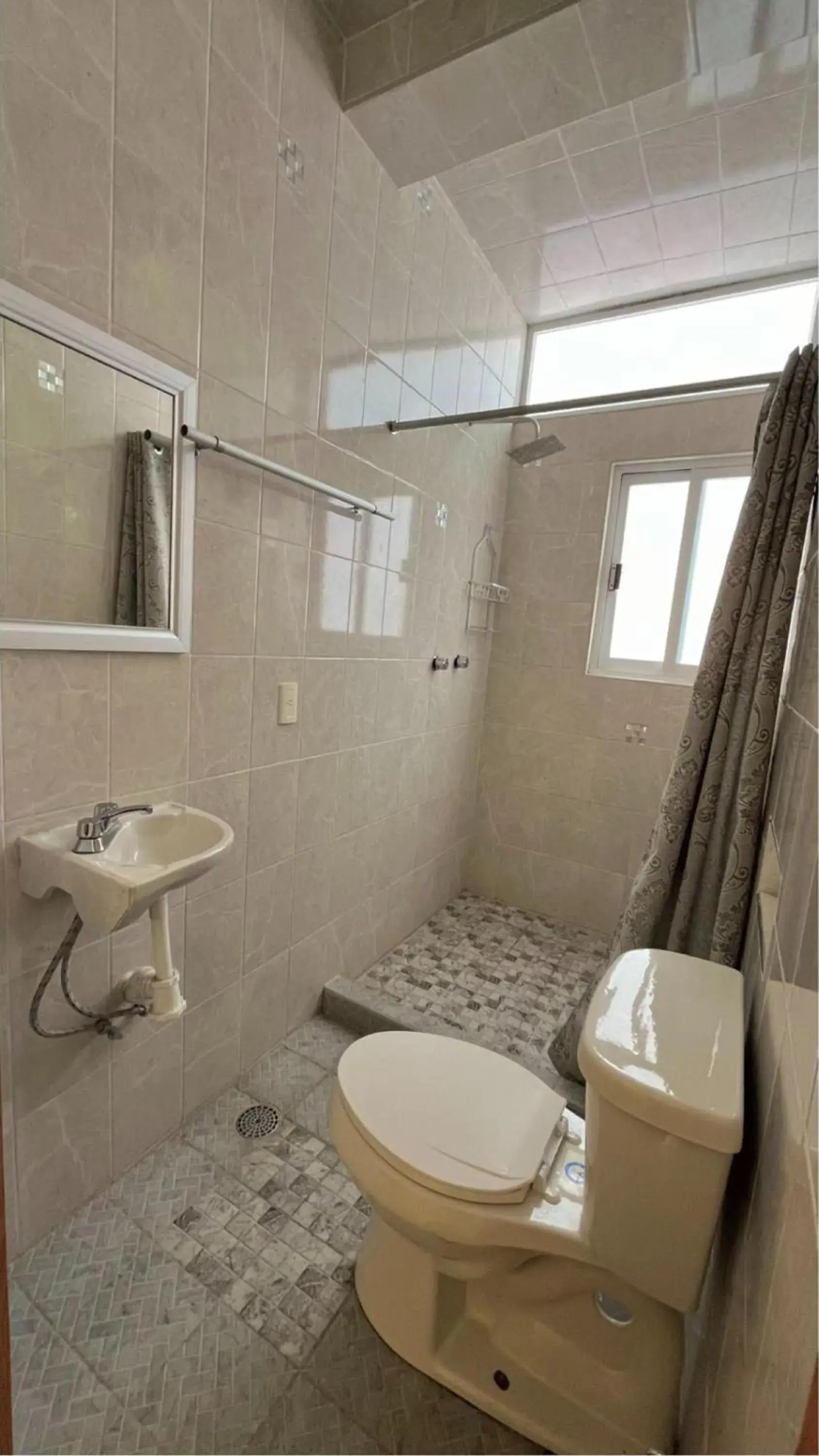 Bathroom in OYO Hotel Museo Carnaval Bathroom in OYO Hotel Museo Carnaval