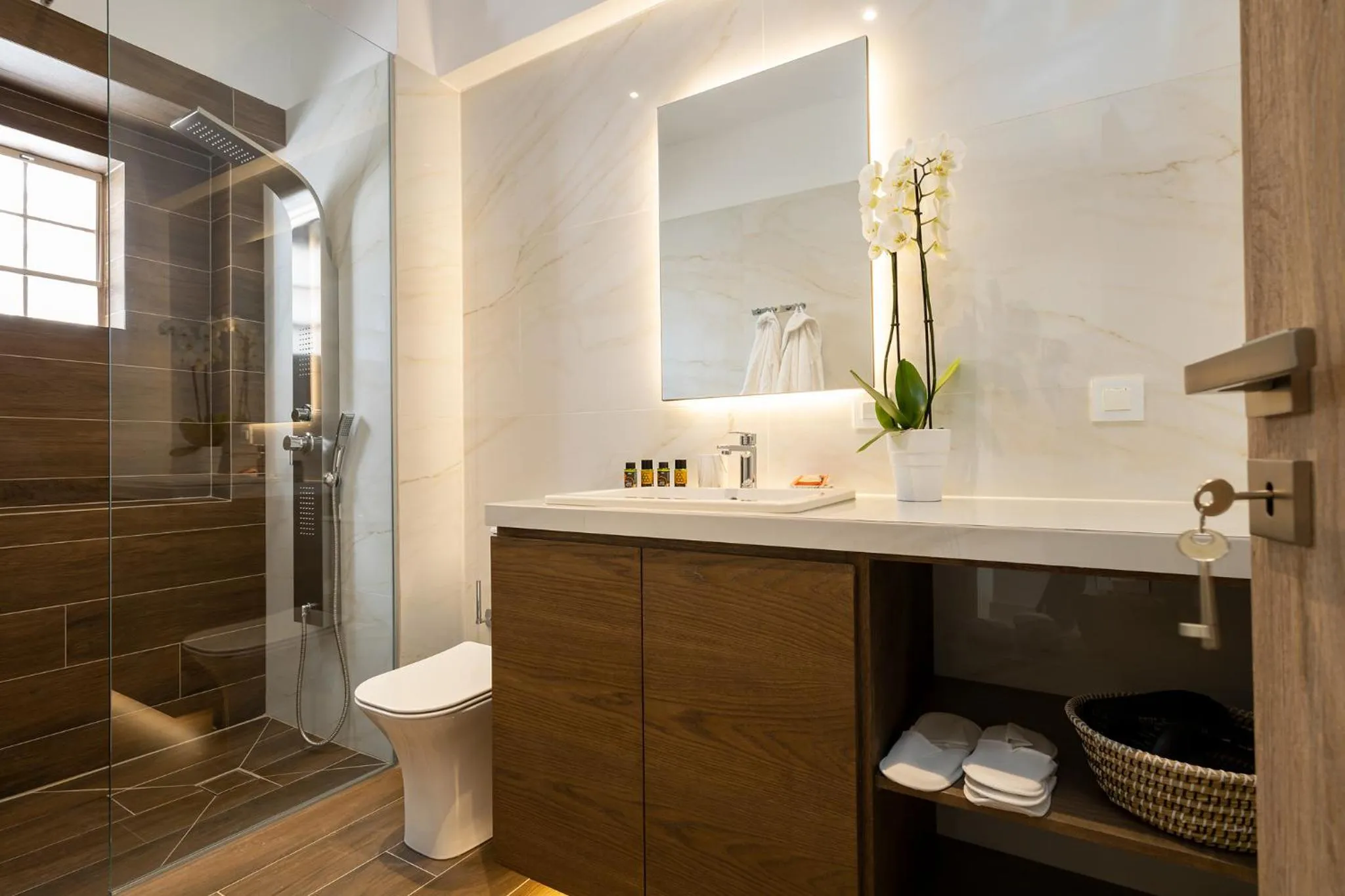 Toilet in Ruby Luxury Suites