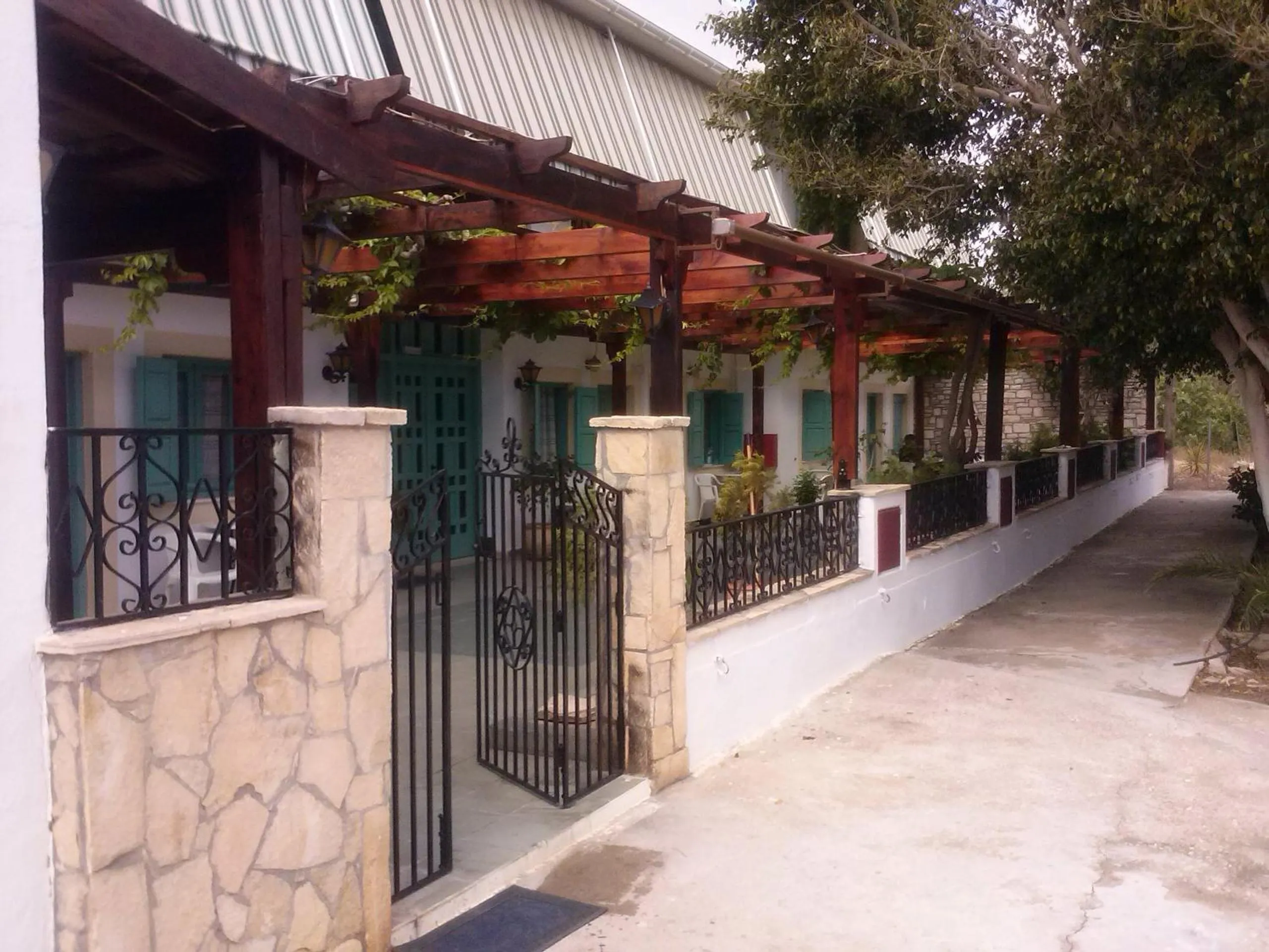 Facade/entrance in Dimitris Villa Hotel
