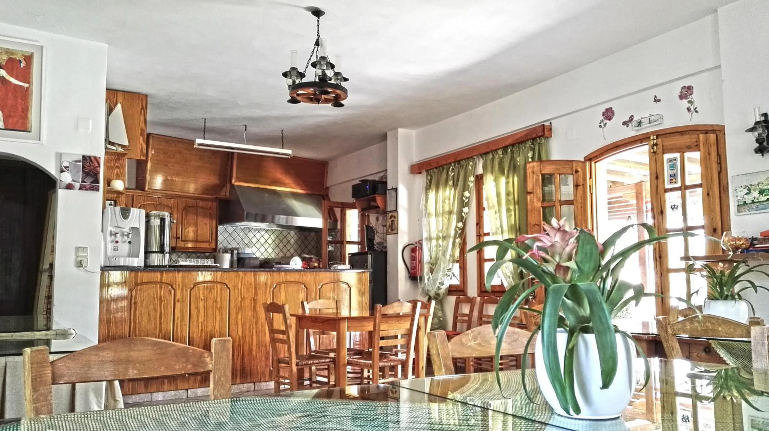 Food and drinks in Dimitris Villa Hotel