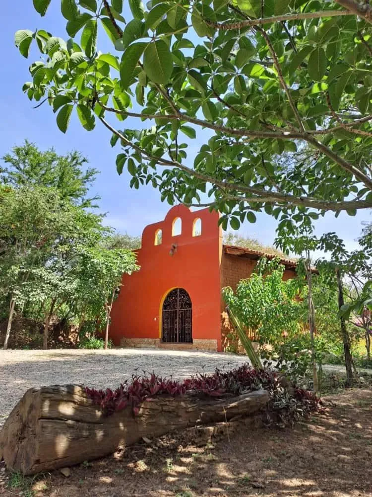 Property building in Huayápam Yù'ú Lodge