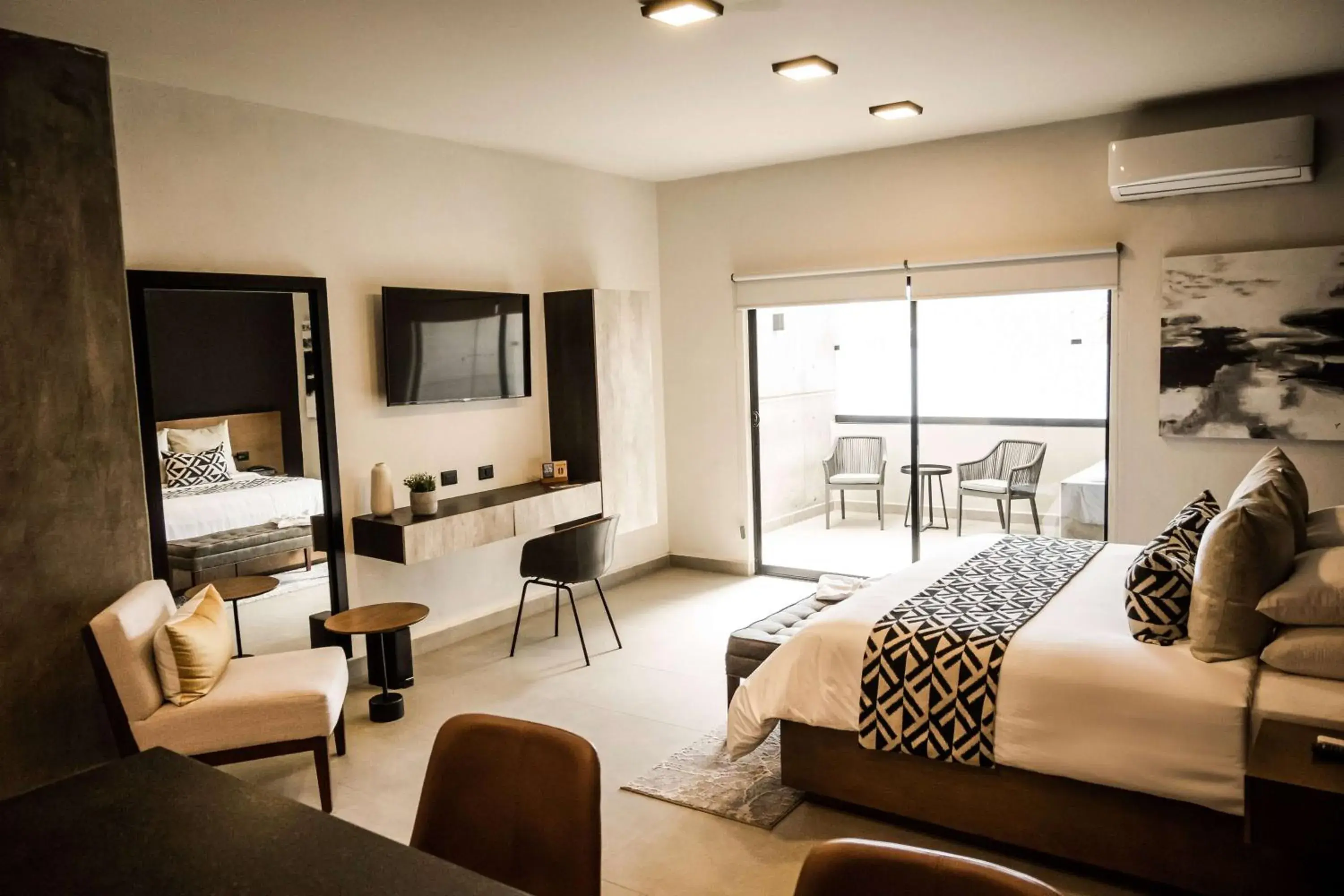 Photo of the whole room, Bed in Esplendor by Wyndham San Luis Potosi Photo of the whole room, Bed in Esplendor by Wyndham San Luis Potosi