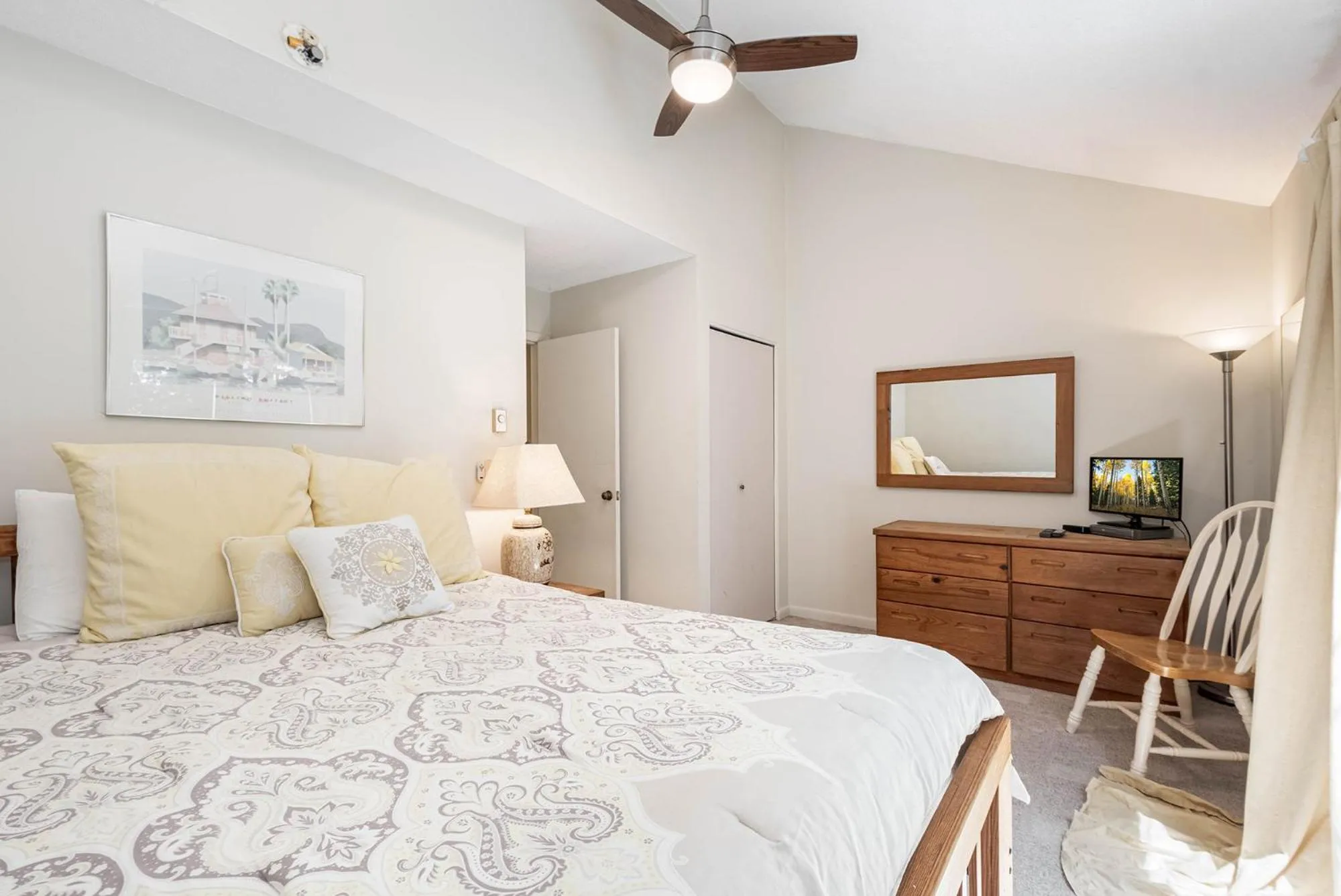 Property building, Bed in Villages of Wisp 13 Lakeview Court