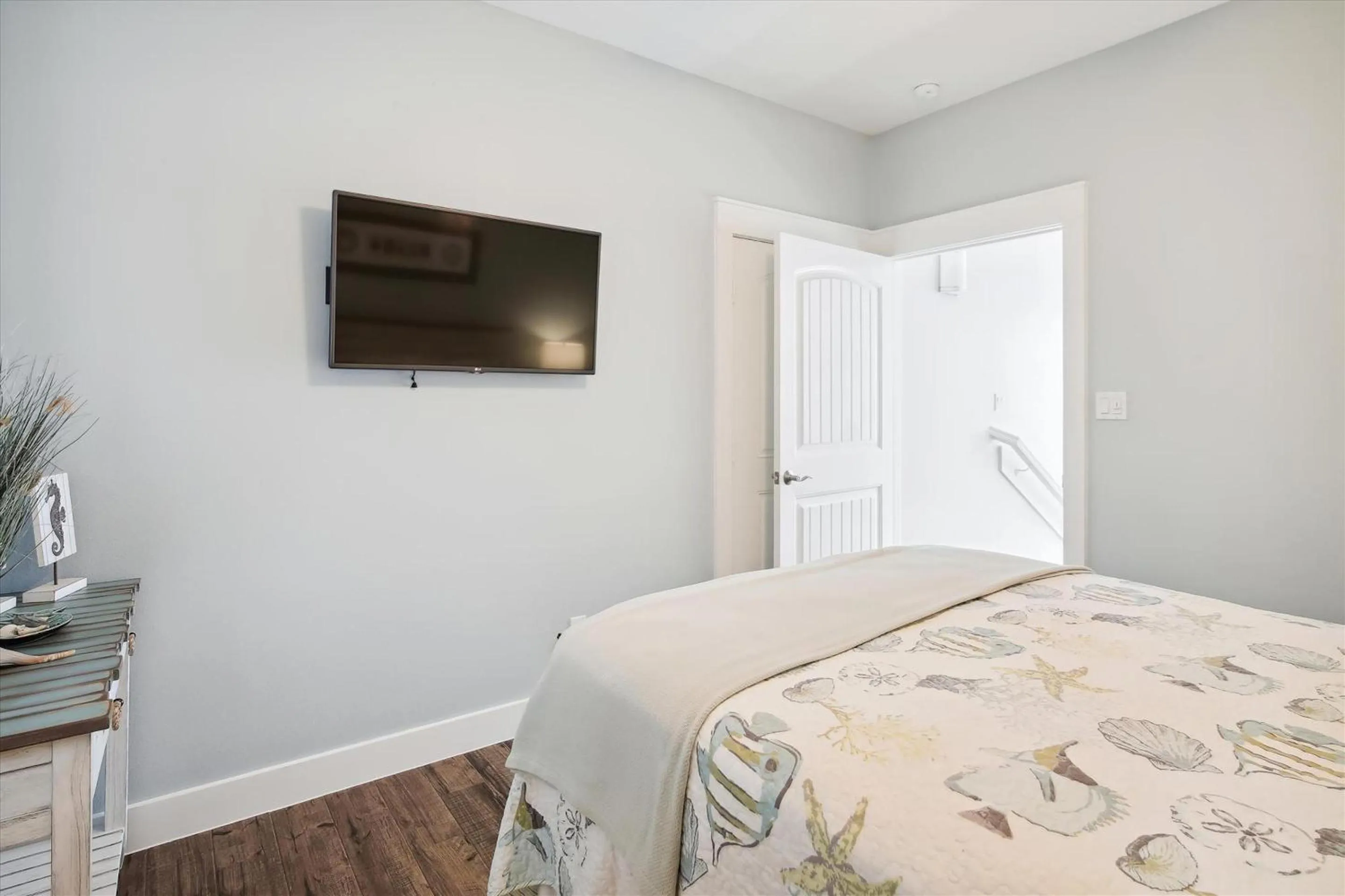 Property building, Bed in Key West