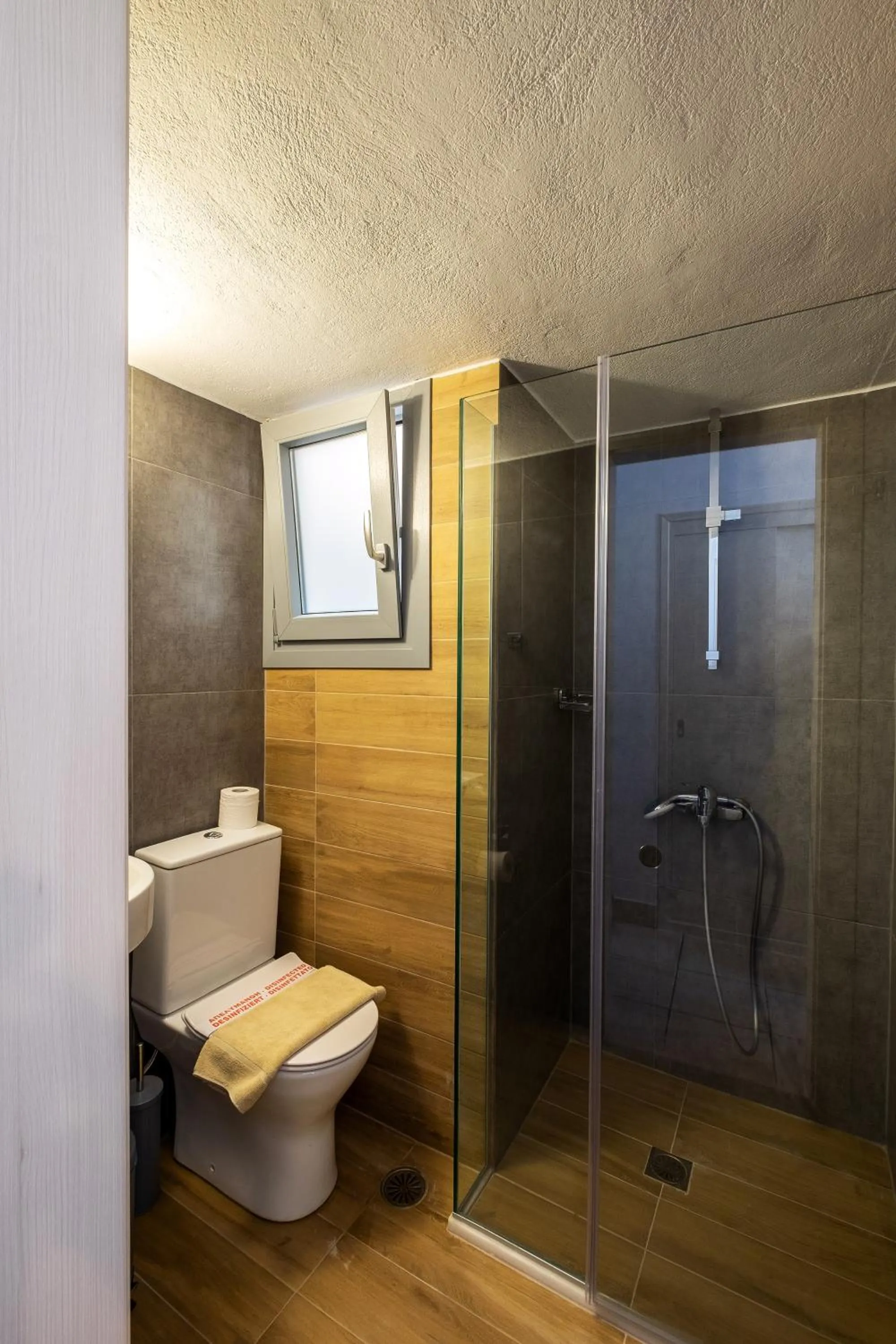 Bathroom in Dilion Hotel