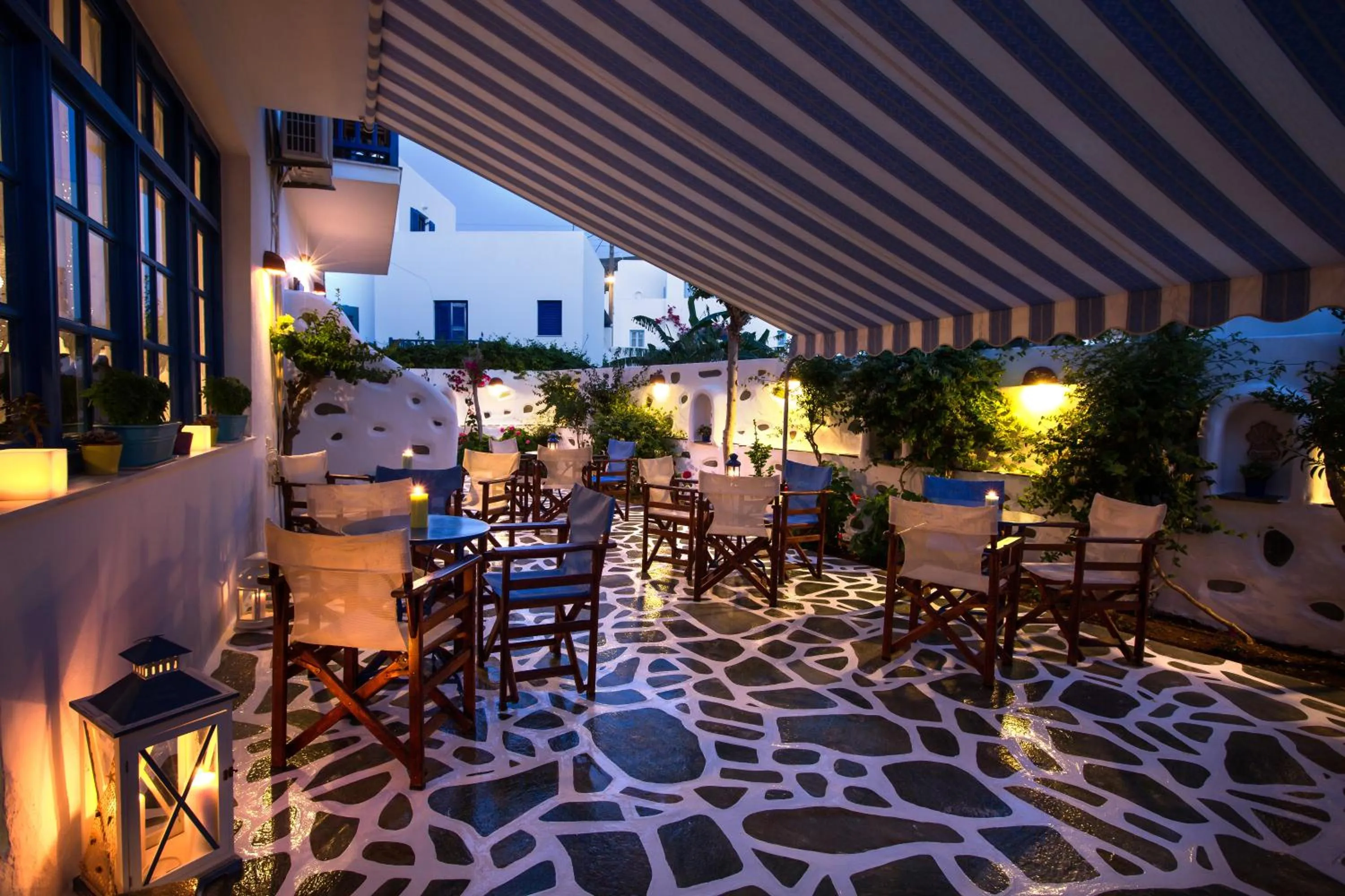 Patio in Dilion Hotel