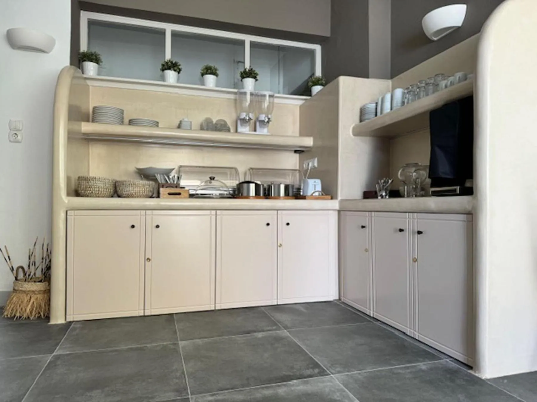 Breakfast in Dilion Hotel