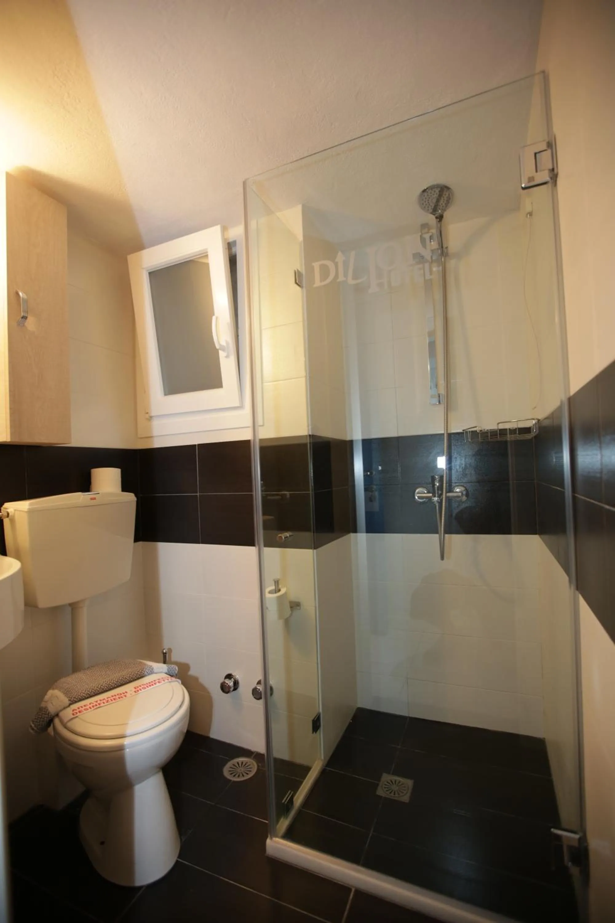 Bathroom in Dilion Hotel