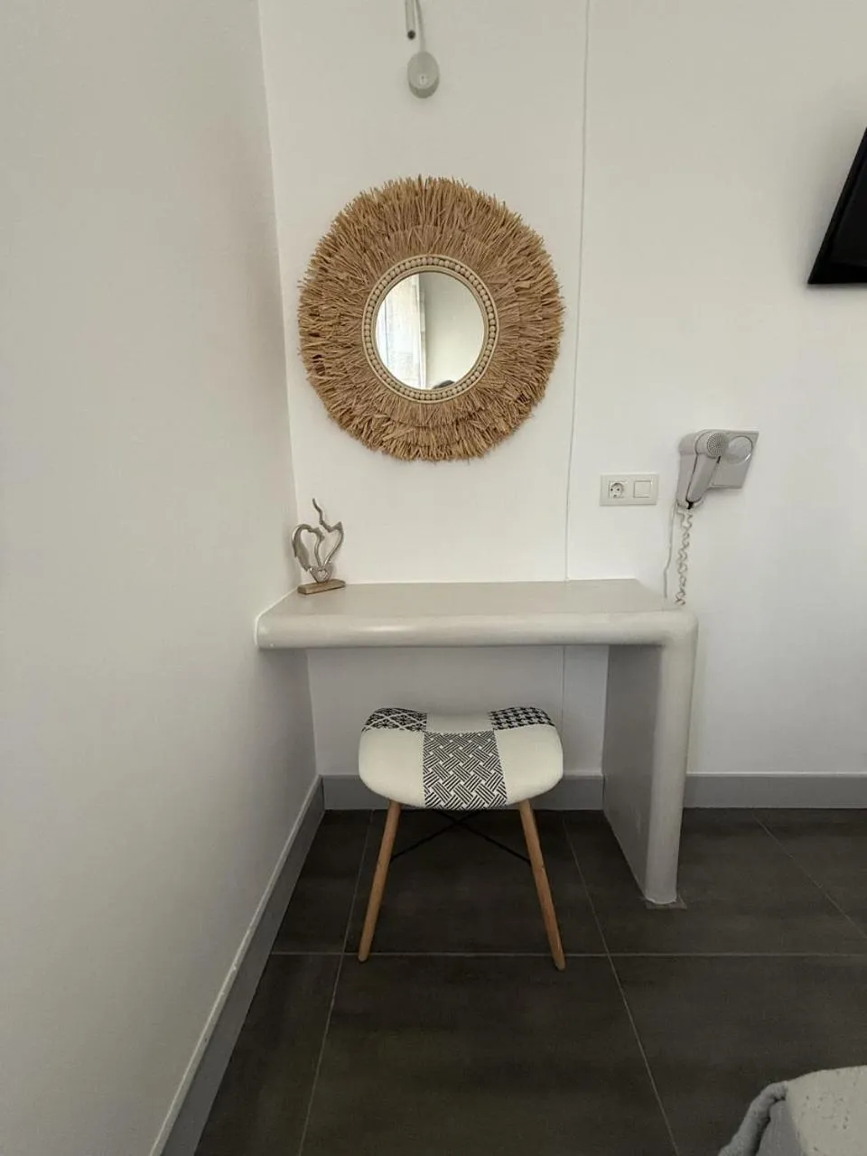 Decorative detail in Dilion Hotel