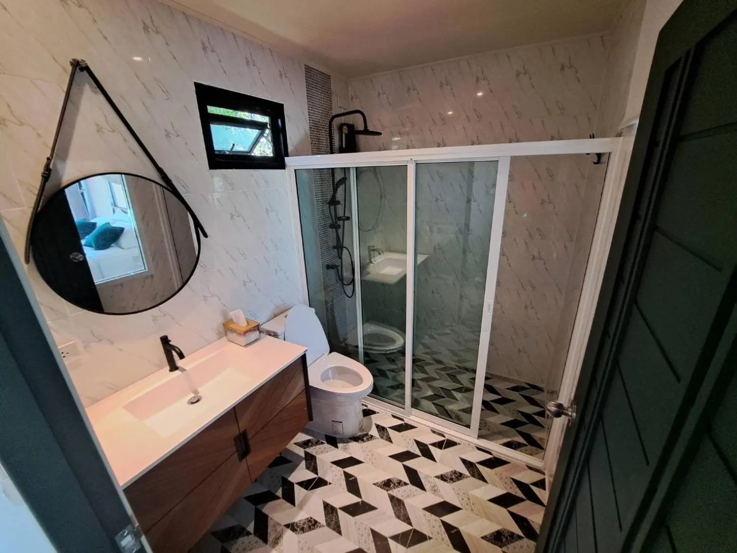 Bathroom in Baan Nai Baan Nok Resort