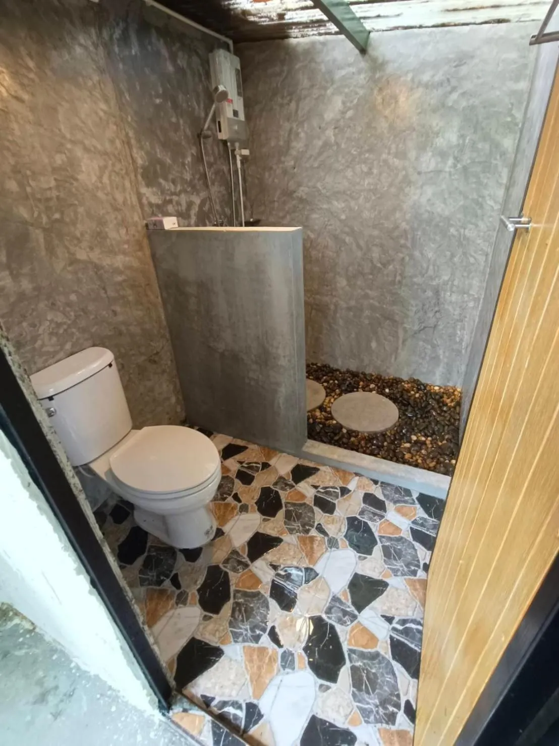 Shower in Baan Nai Baan Nok Resort