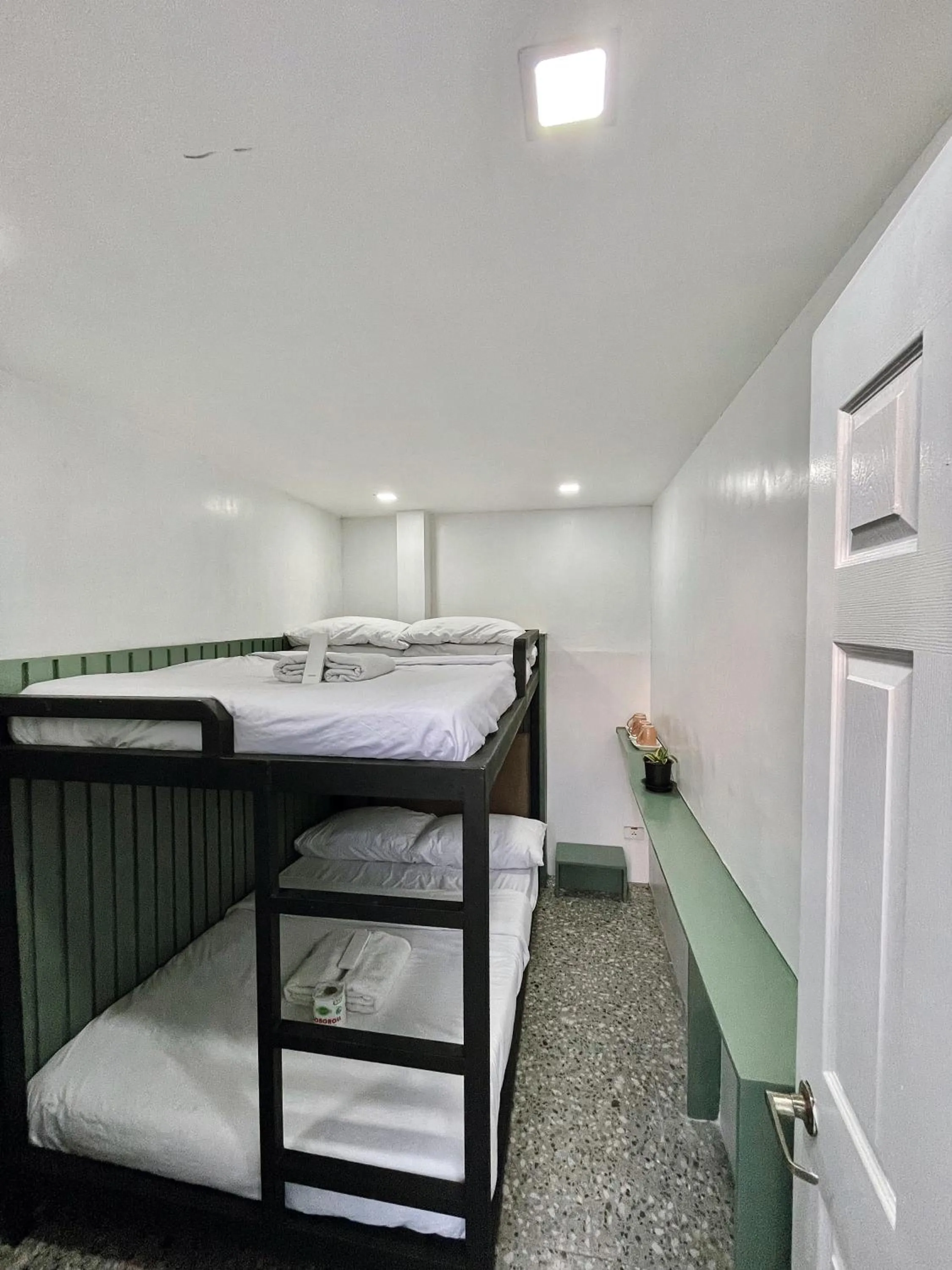 Bed in Cebu Backpackers Hostel