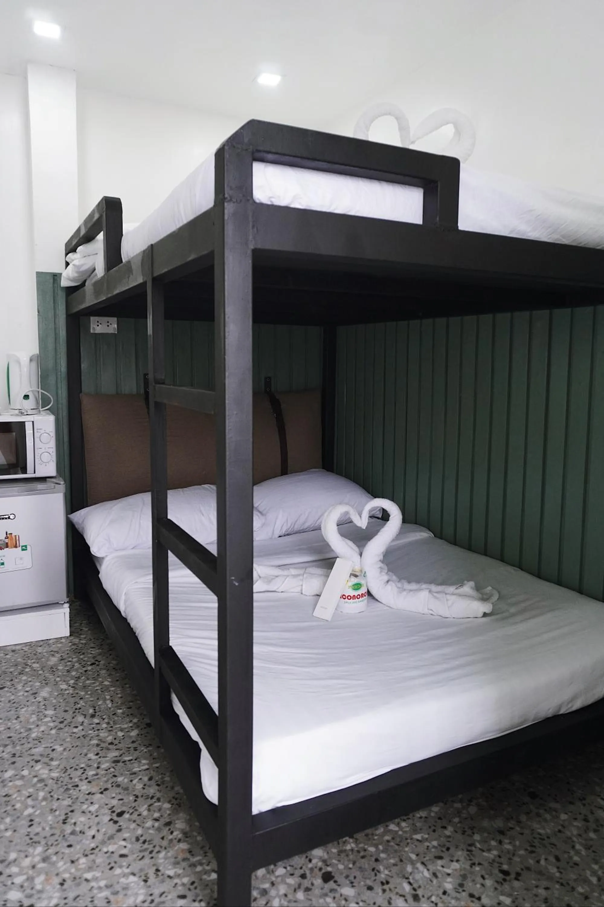 Bed in Cebu Backpackers Hostel