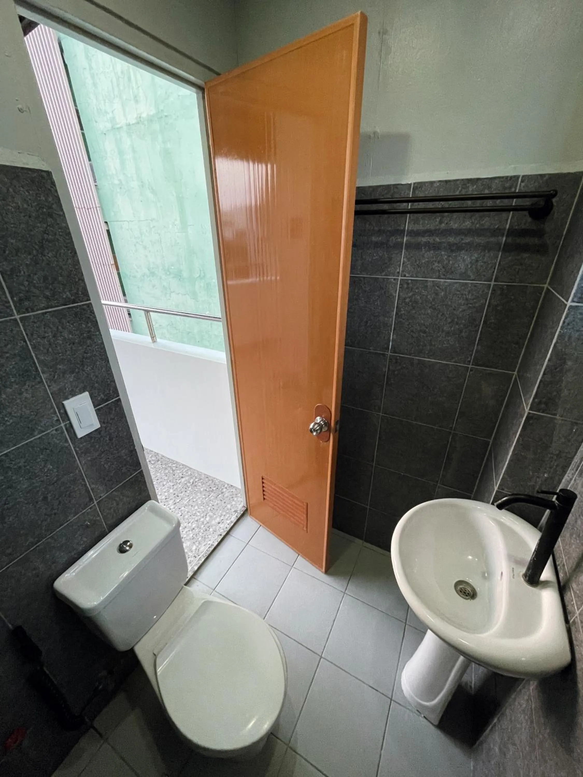 Shower in Cebu Backpackers Hostel