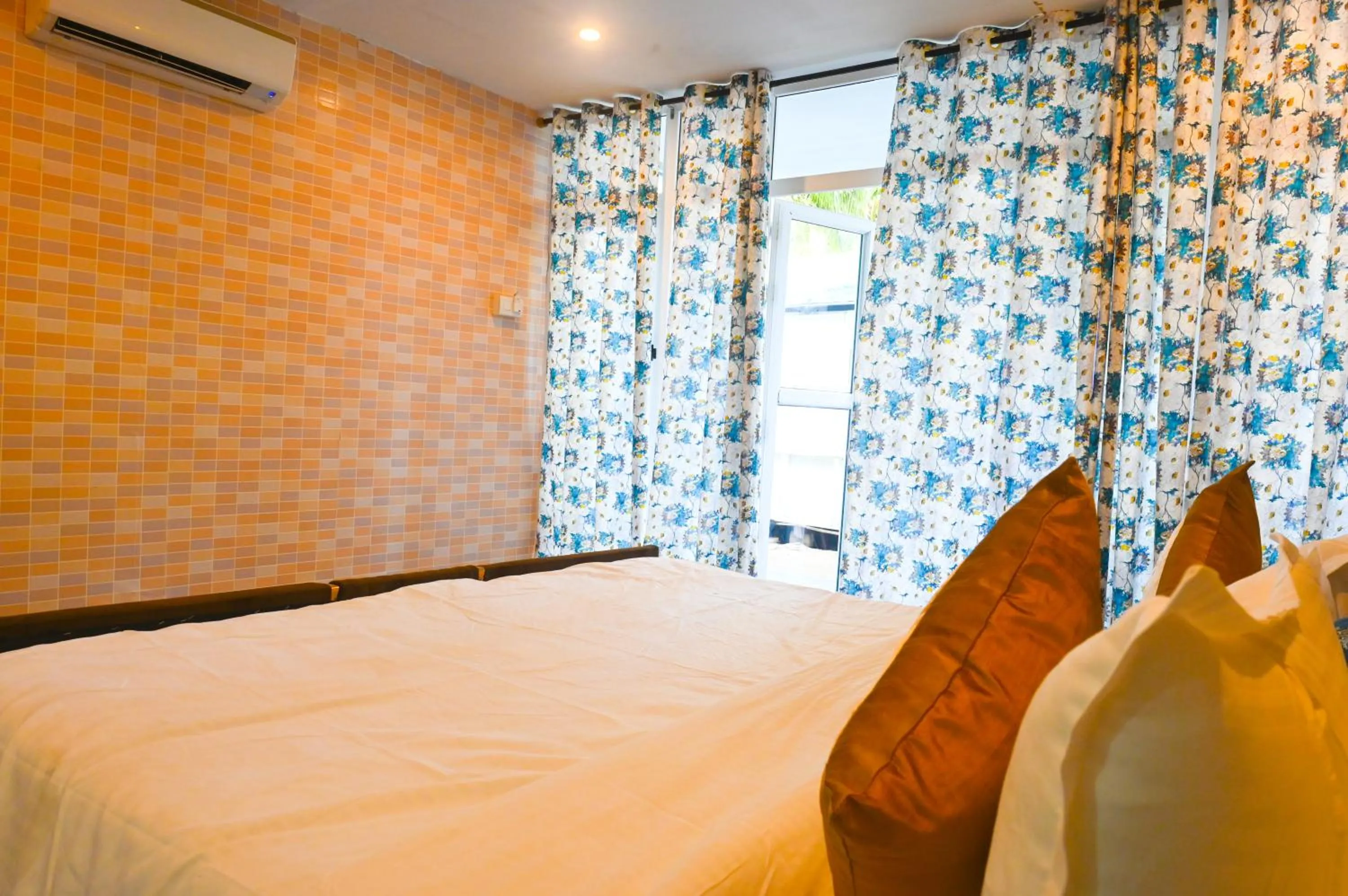 Bed in SUNBATH beach EXOTICA