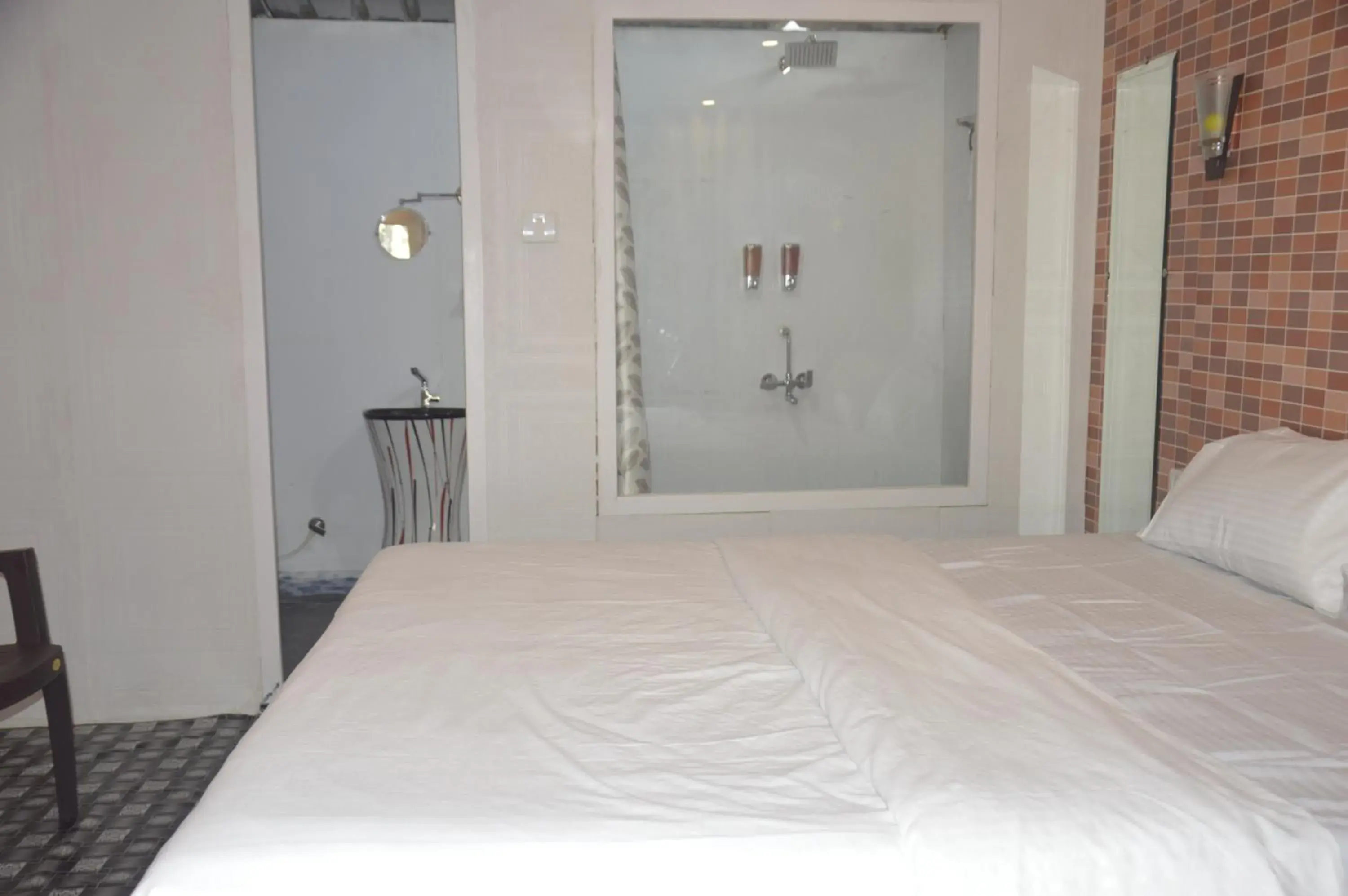 Bed in SUNBATH beach EXOTICA Bed in SUNBATH beach EXOTICA