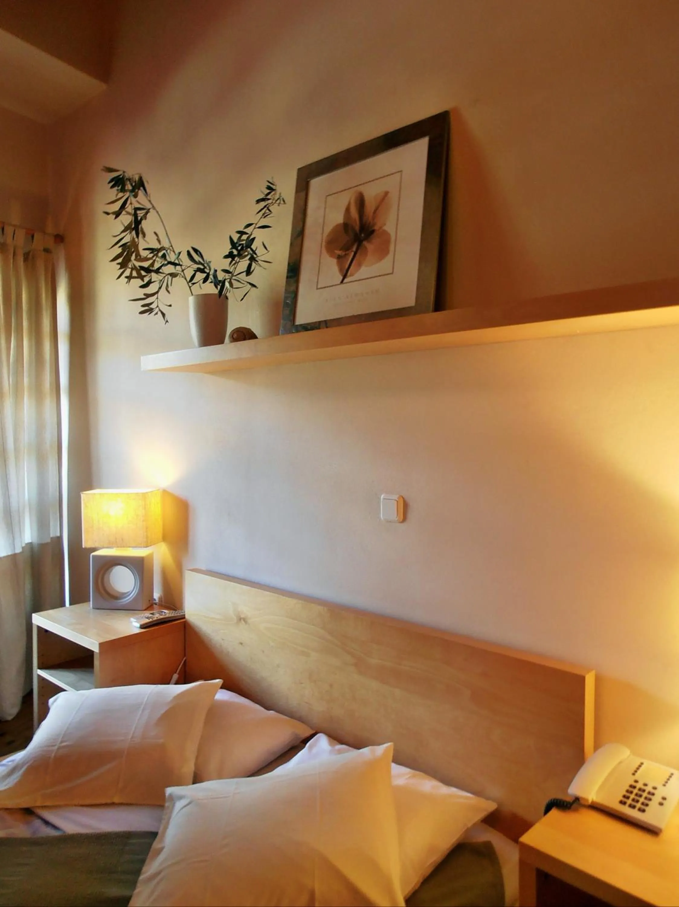 Bed in Ilios Studios