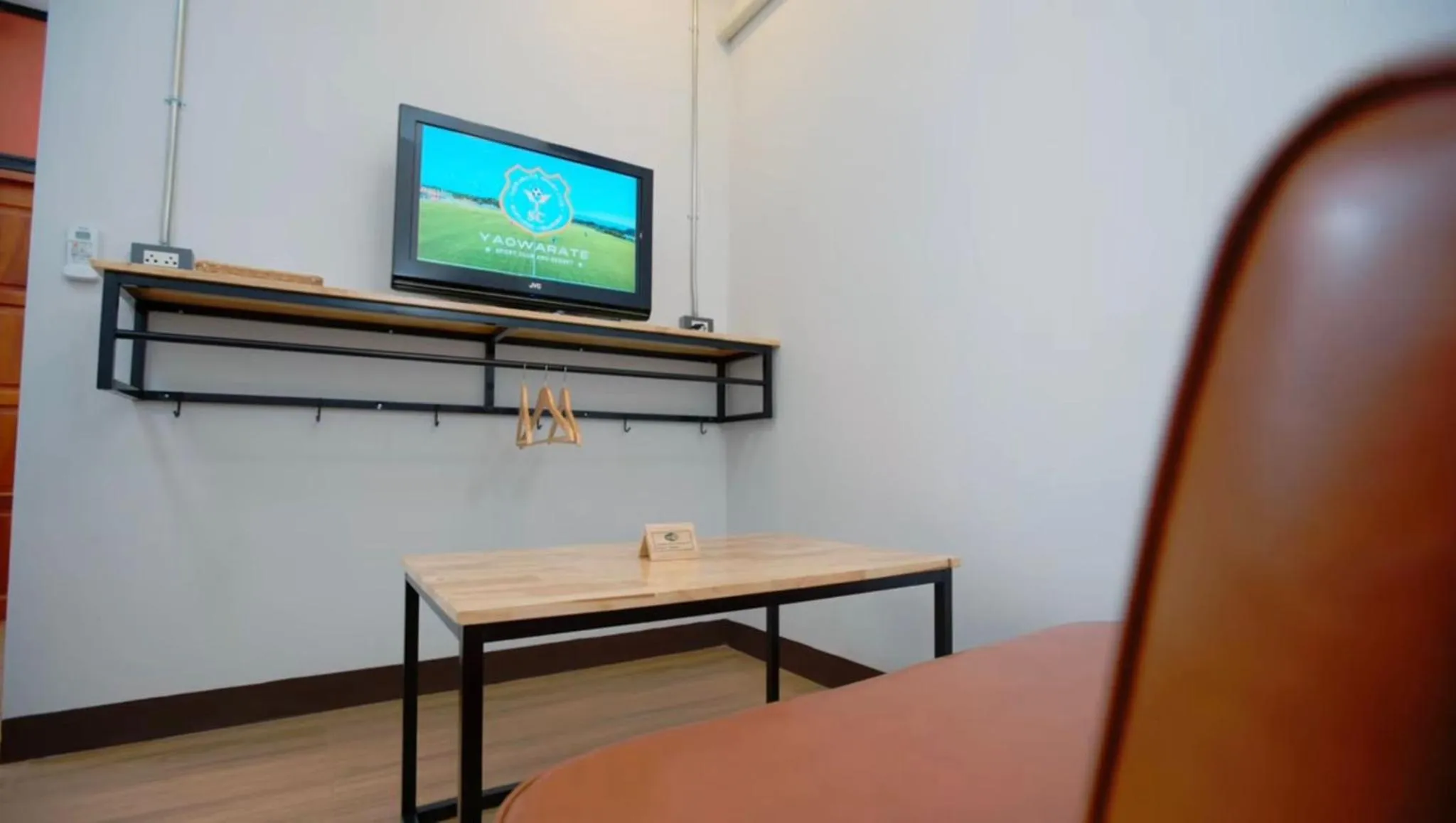 TV and multimedia in Yaowarate Sport Club and Resort ไร่เยาวเรศ