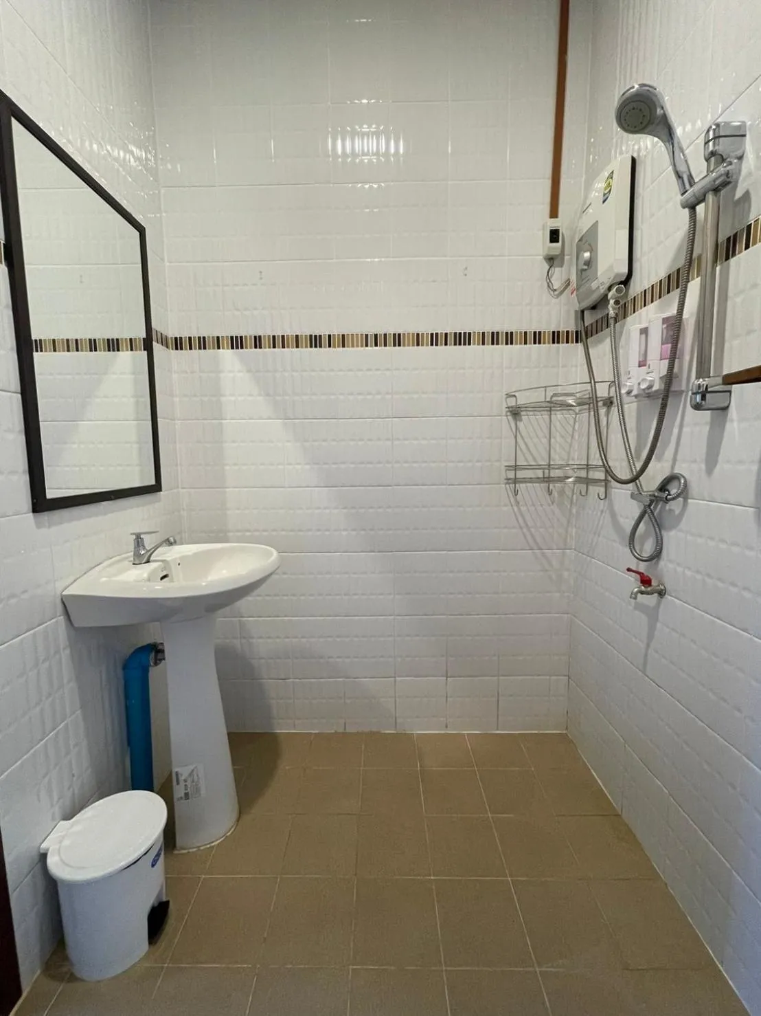 Shower in Yaowarate Sport Club and Resort ไร่เยาวเรศ