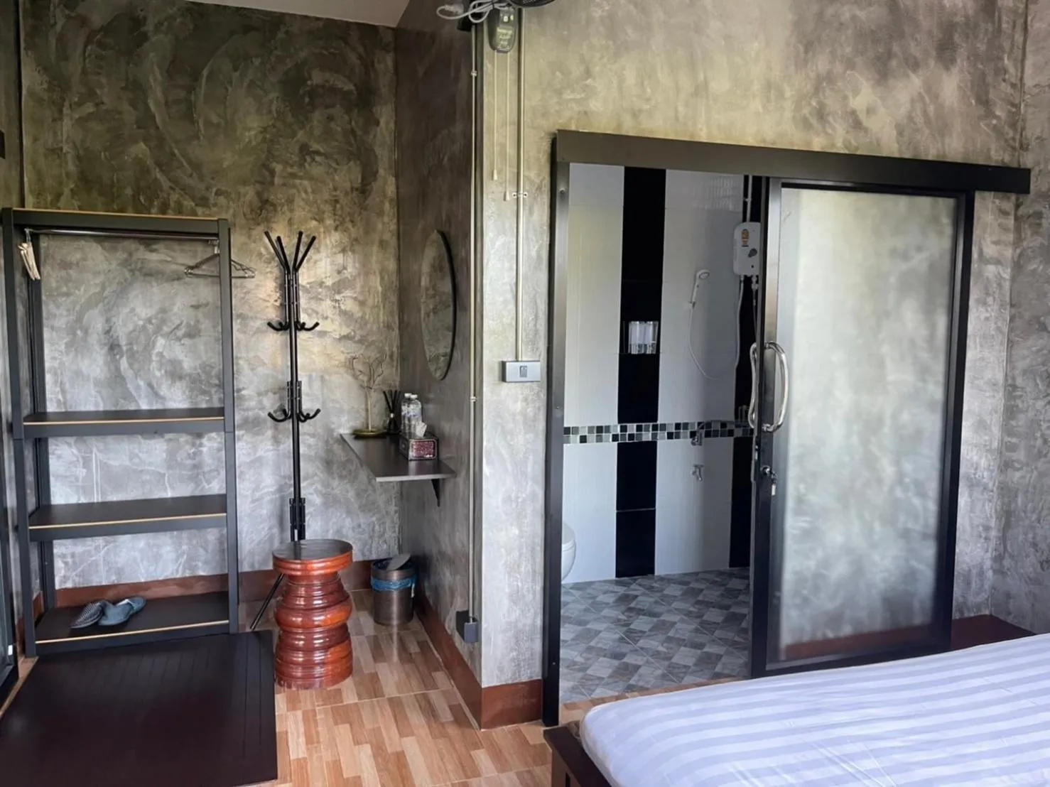 Photo of the whole room, Bed in Yaowarate Sport Club and Resort ไร่เยาวเรศ