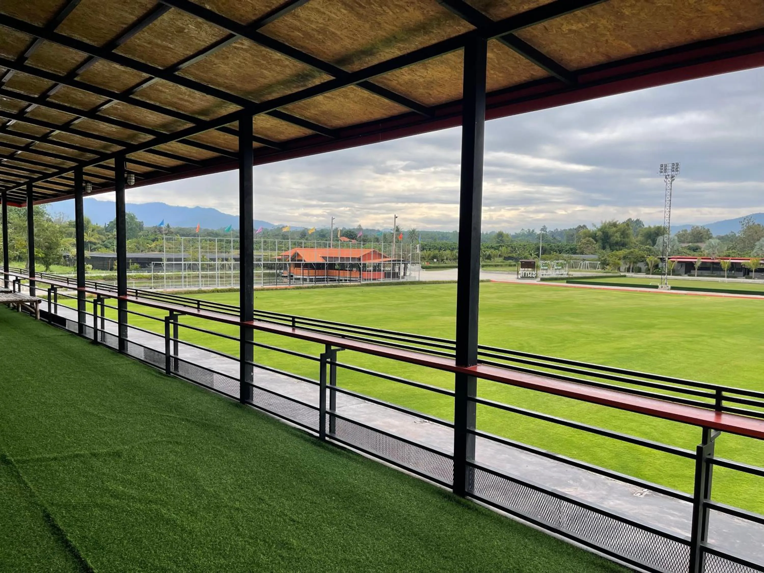 Yaowarate Sport Club and Resort ไร่เยาวเรศ