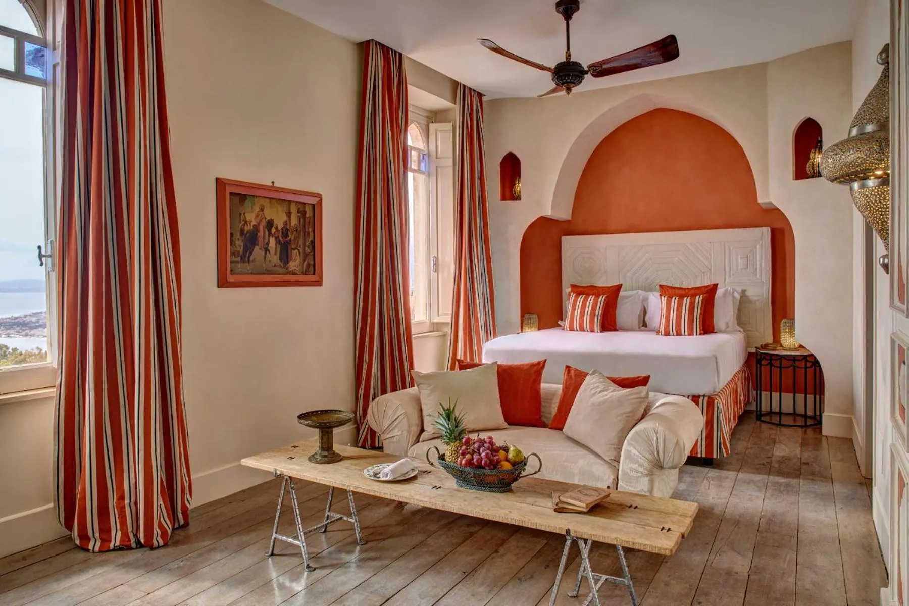 Photo of the whole room, Bed in Palazzo Vecchio Taormina