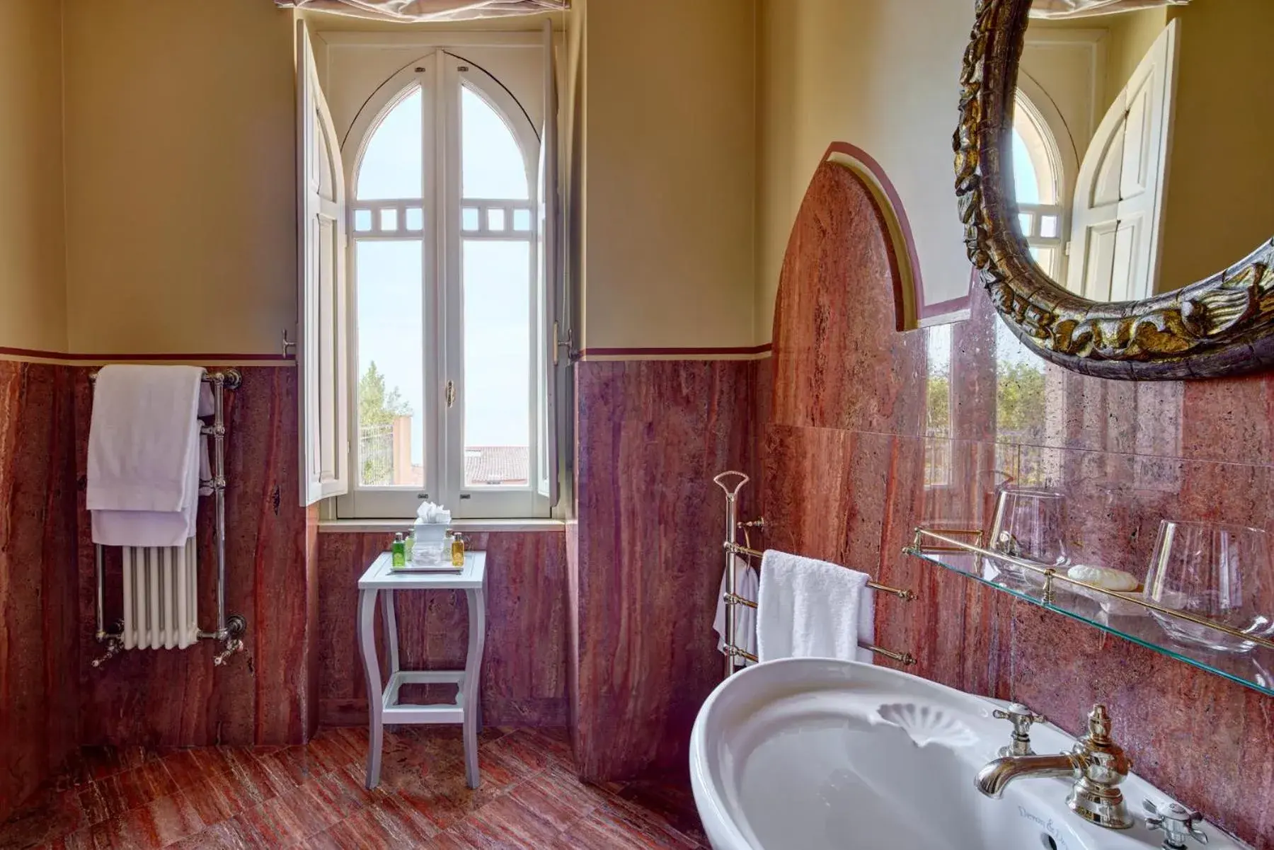 Bathroom in Palazzo Vecchio Taormina Bathroom in Palazzo Vecchio Taormina