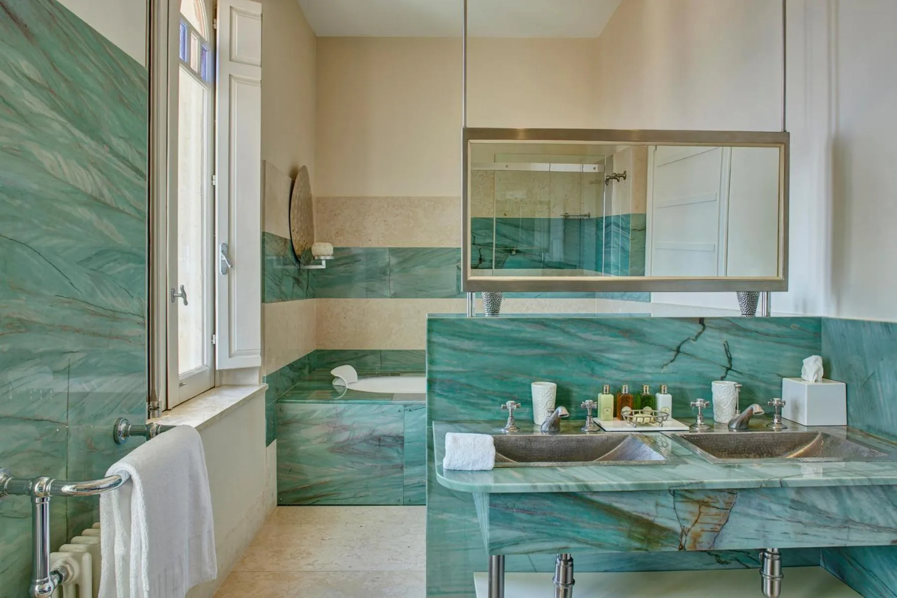 Bathroom in Palazzo Vecchio Taormina