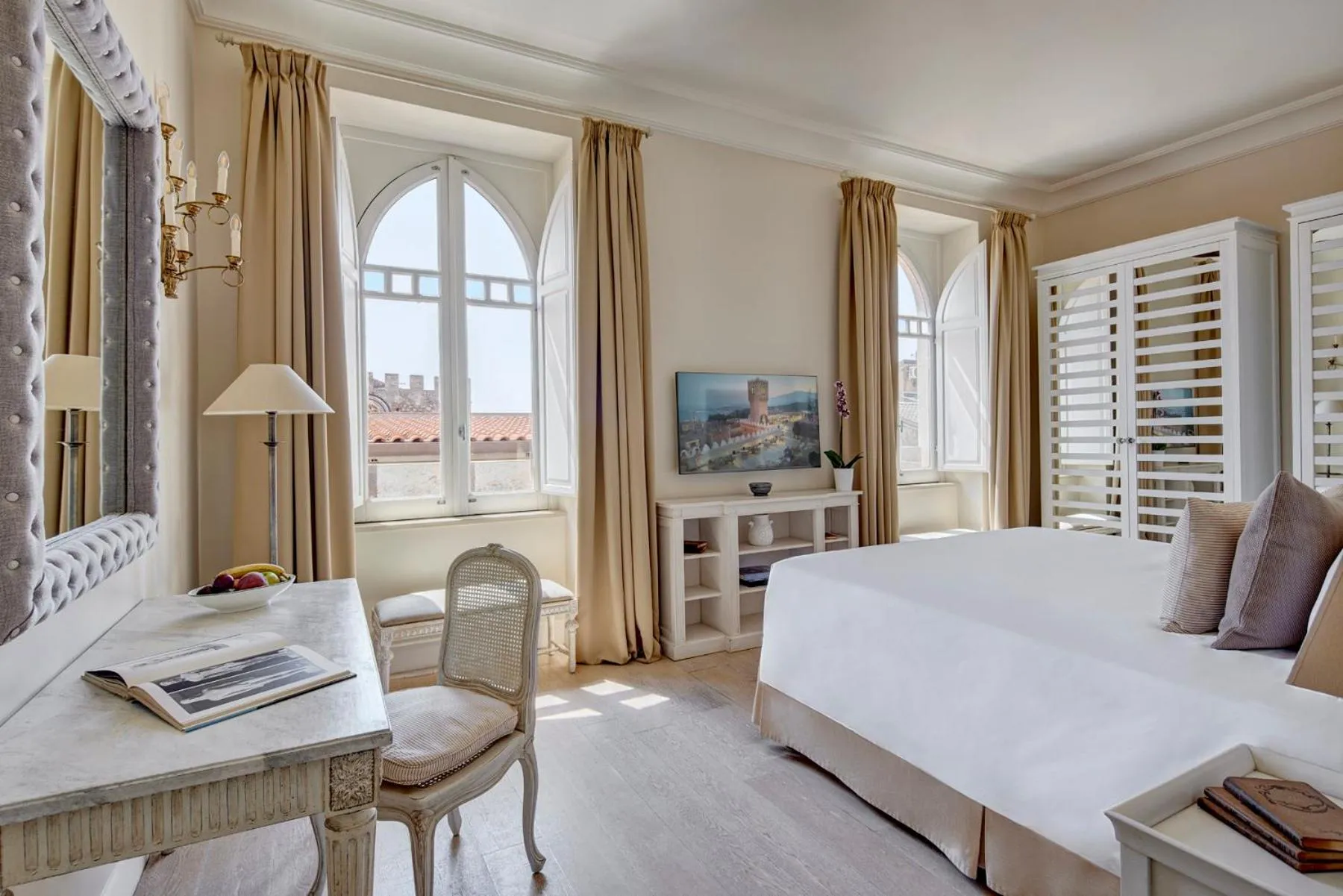 Photo of the whole room, Bed in Palazzo Vecchio Taormina