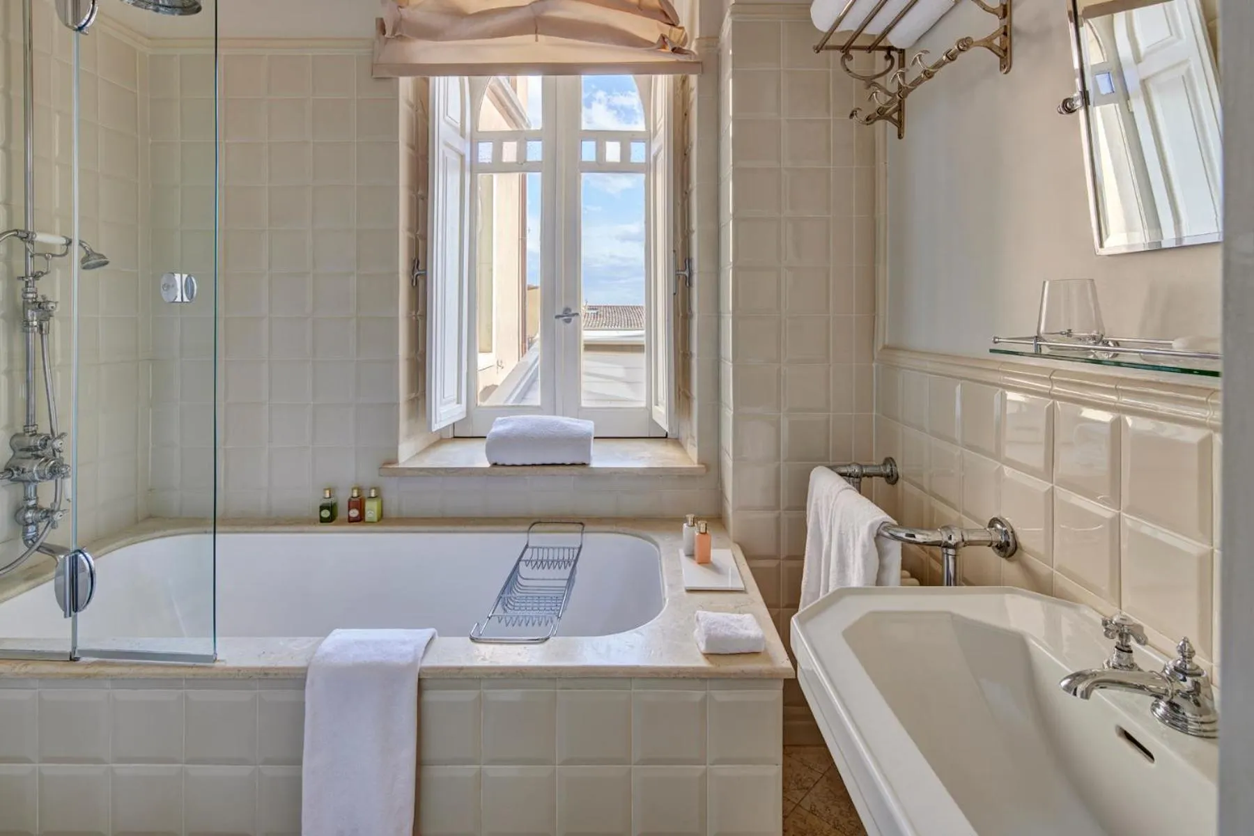 Bathroom in Palazzo Vecchio Taormina