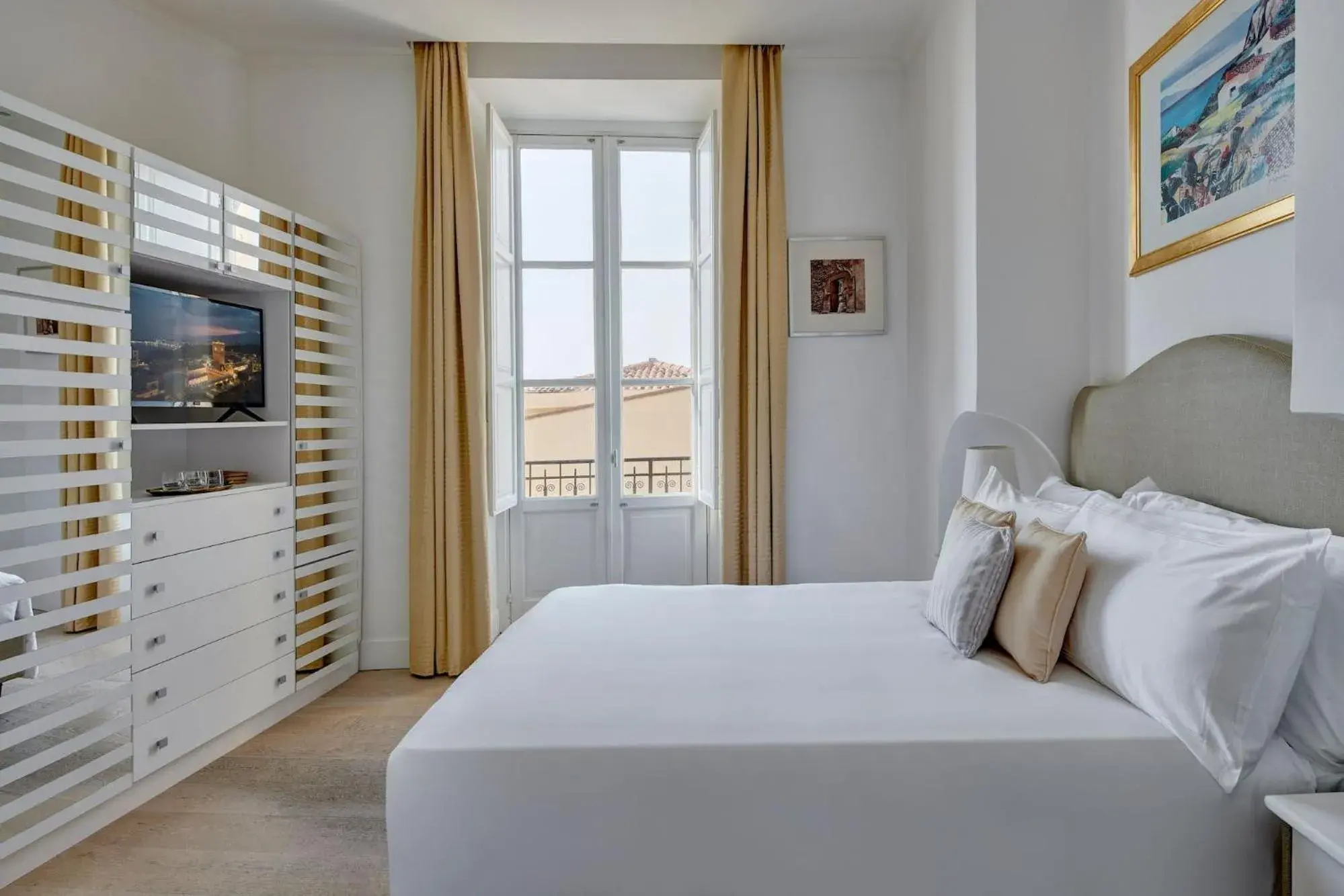 Photo of the whole room, Bed in Palazzo Vecchio Taormina Photo of the whole room, Bed in Palazzo Vecchio Taormina