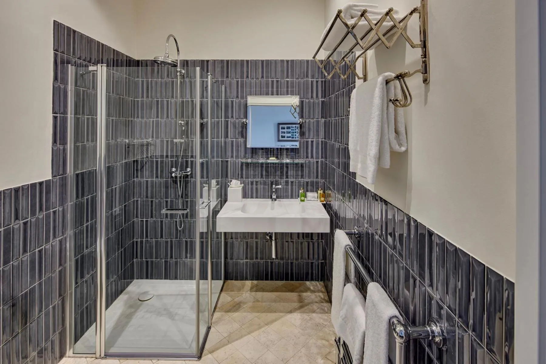 Bathroom in Palazzo Vecchio Taormina