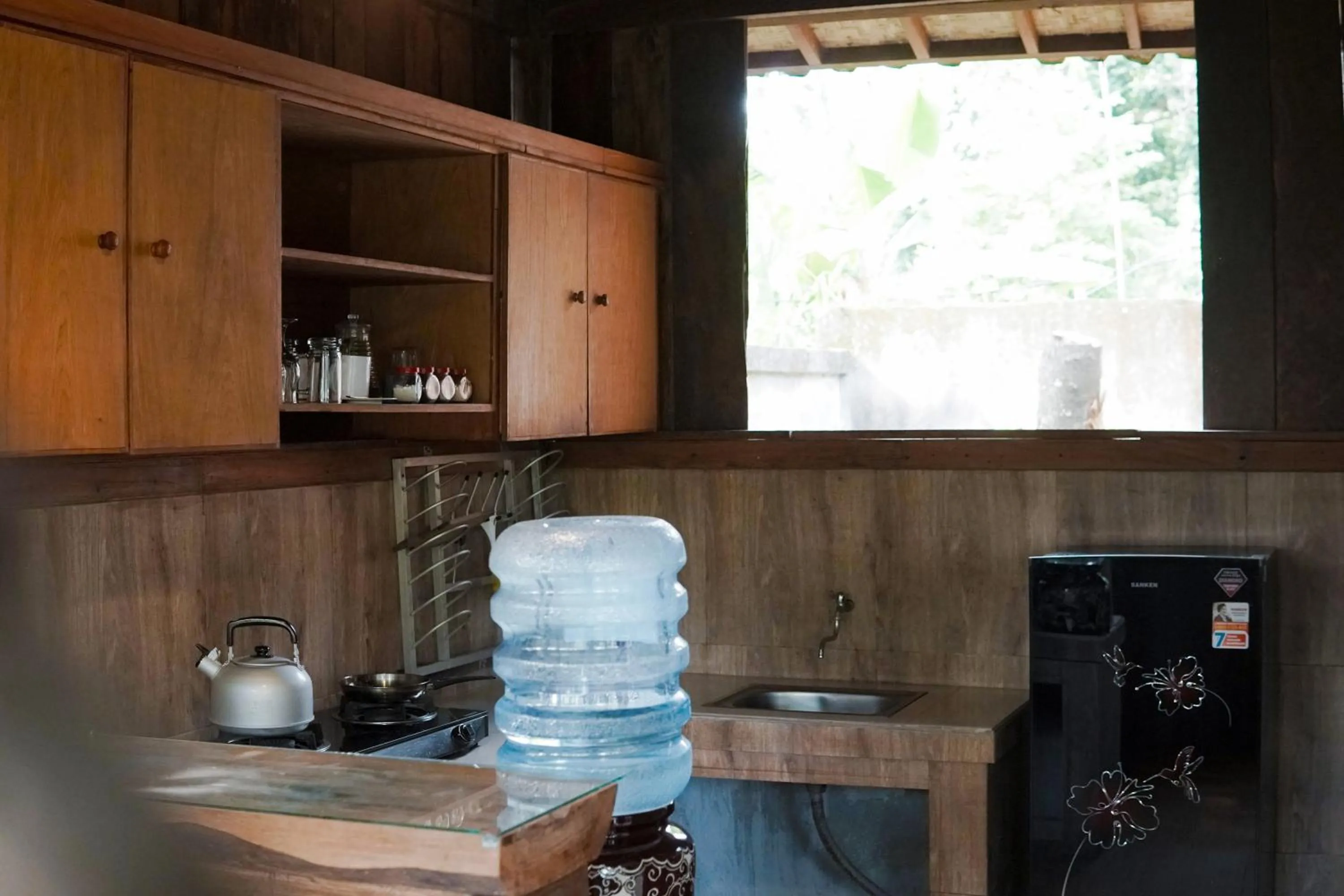 Kitchen or kitchenette in Sentana Villa Ubud