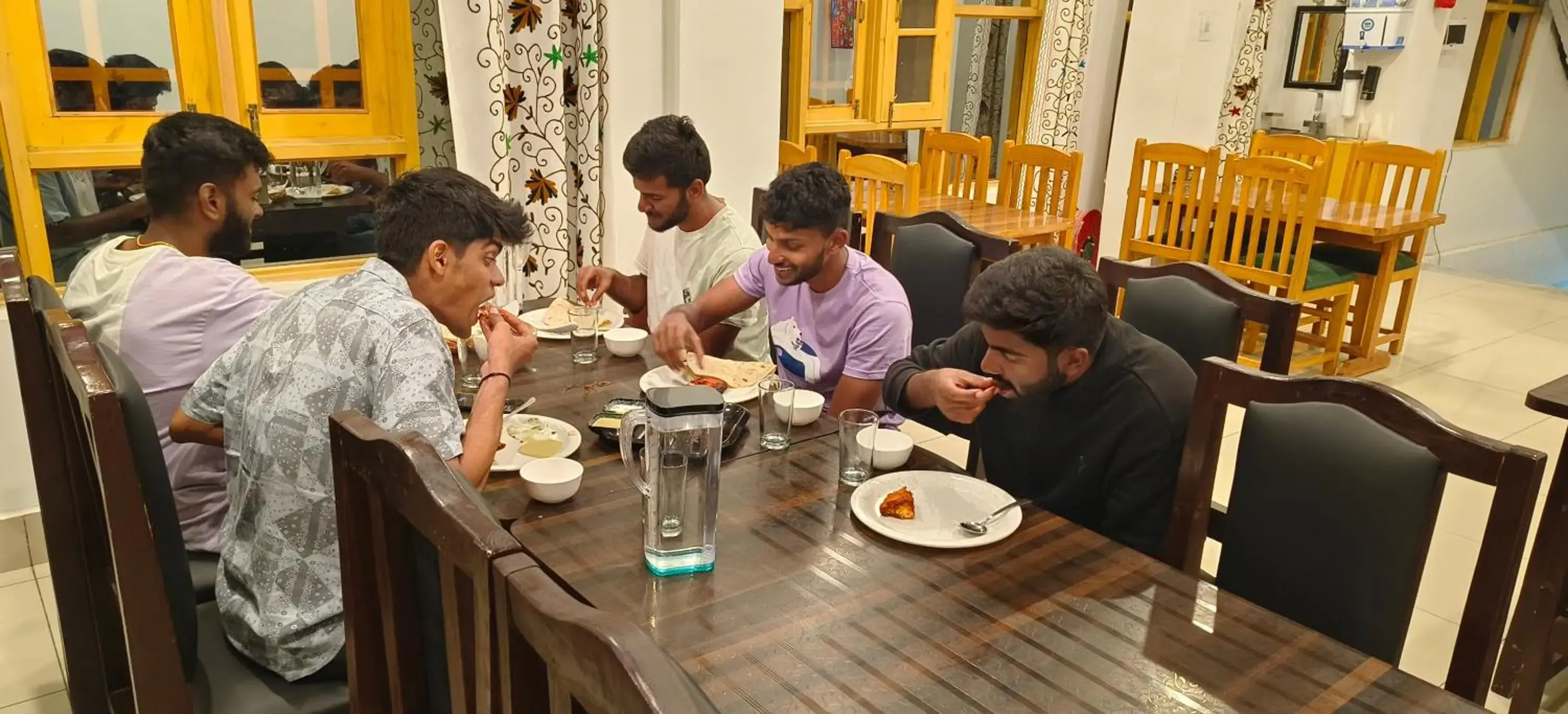 Restaurant/places to eat in Gulsitara Resorts-Gulmarg Restaurant/places to eat in Gulsitara Resorts-Gulmarg