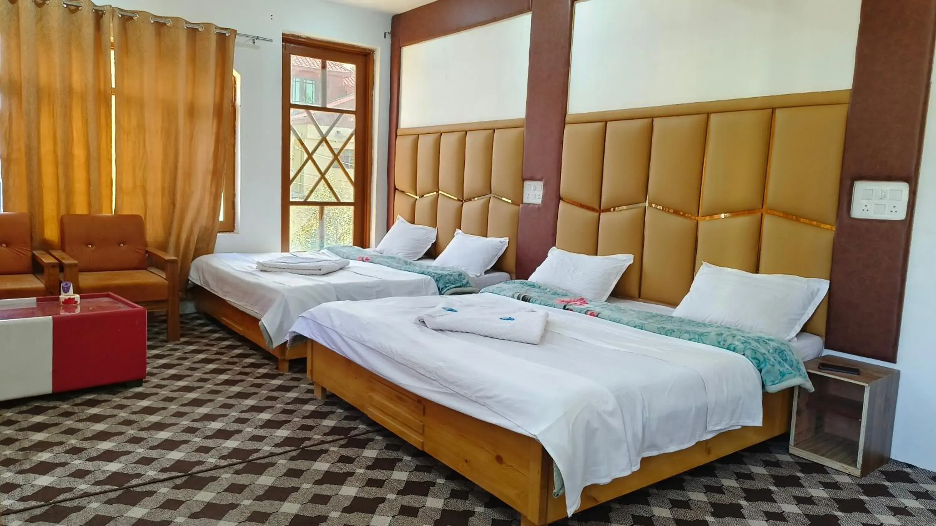 Bedroom, Bed in Gulsitara Resorts-Gulmarg Bedroom, Bed in Gulsitara Resorts-Gulmarg