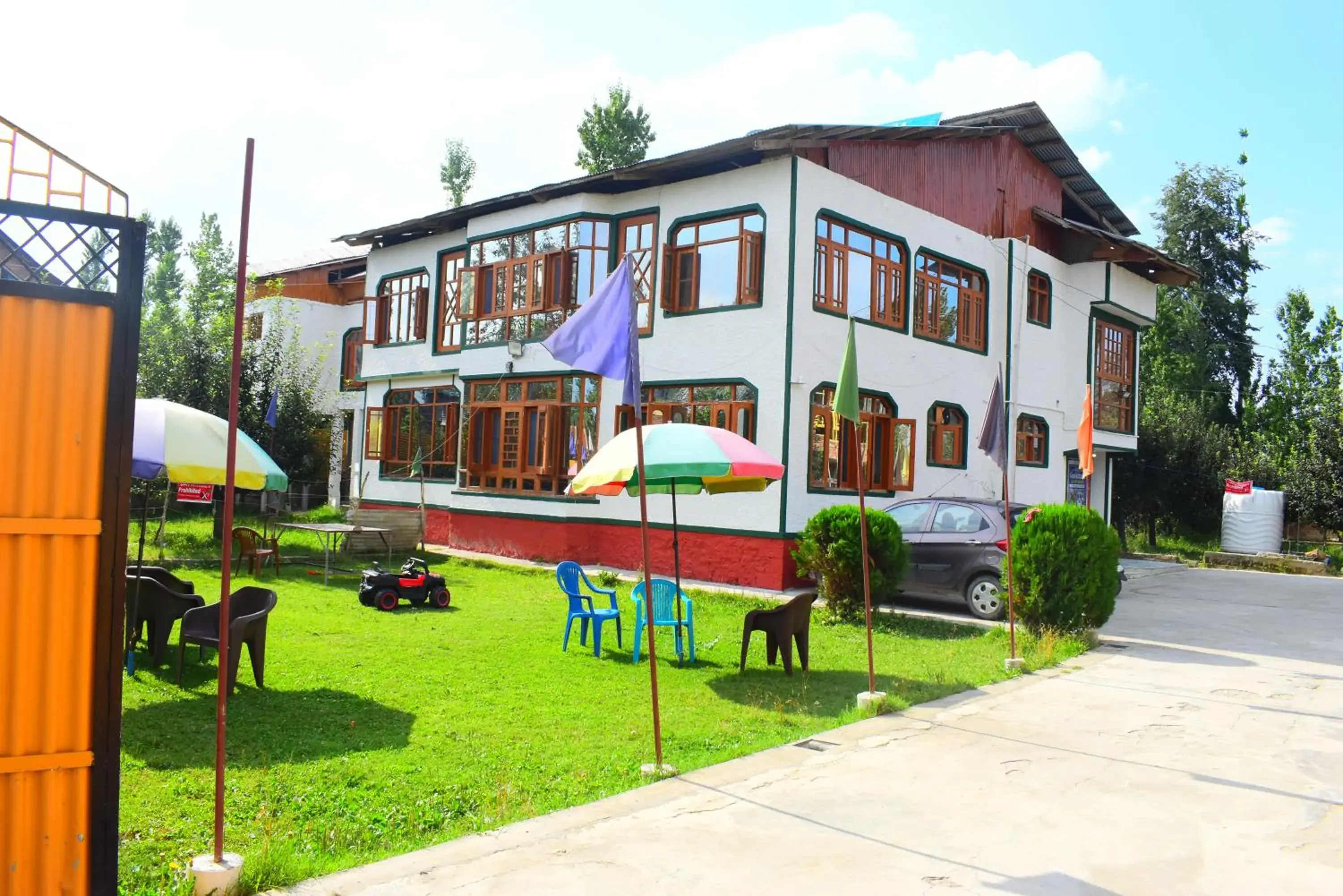 Property building in Gulsitara Resorts-Gulmarg Property building in Gulsitara Resorts-Gulmarg