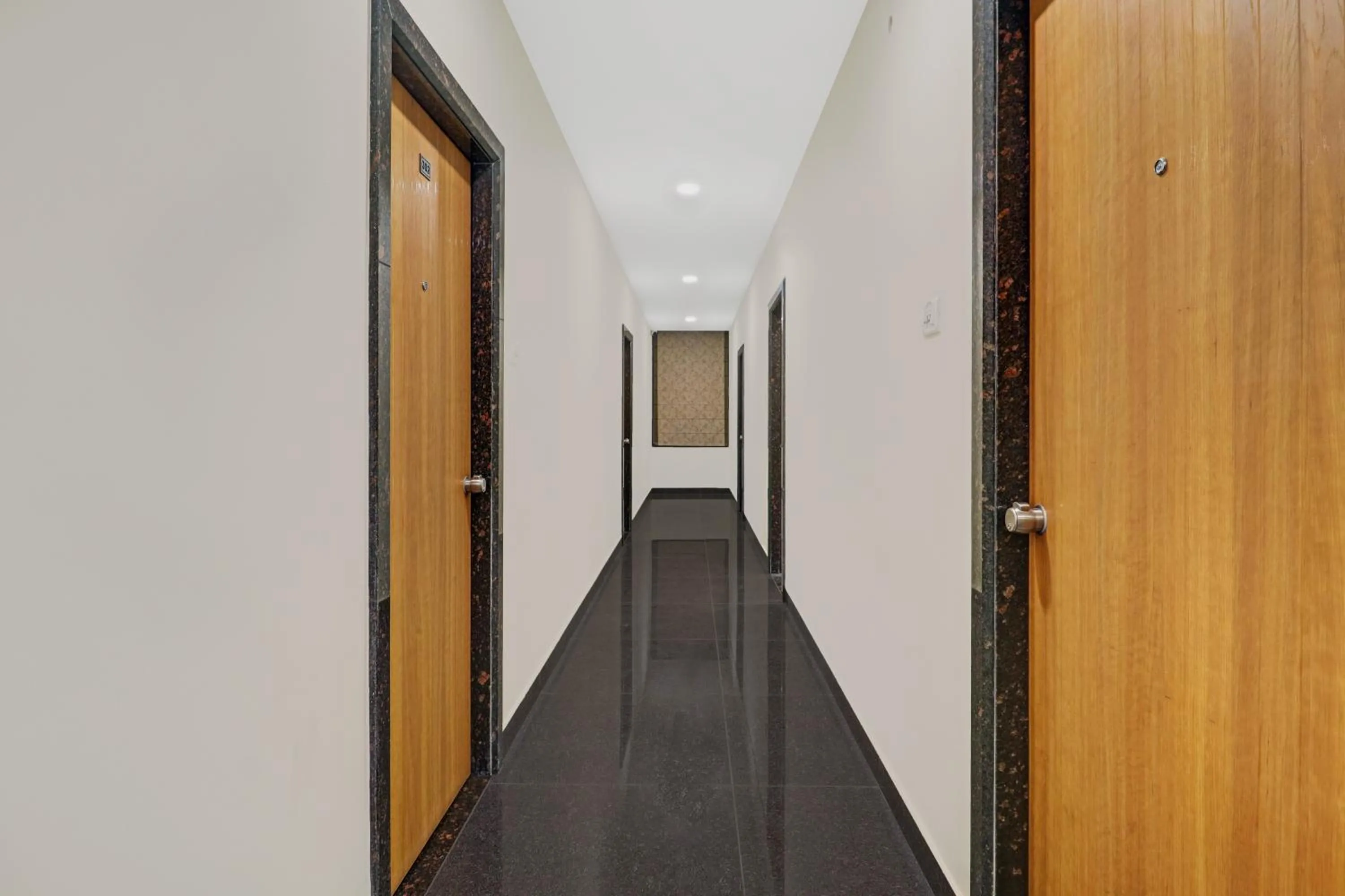 Lobby or reception in Treebo Virat Residency, US Consulate