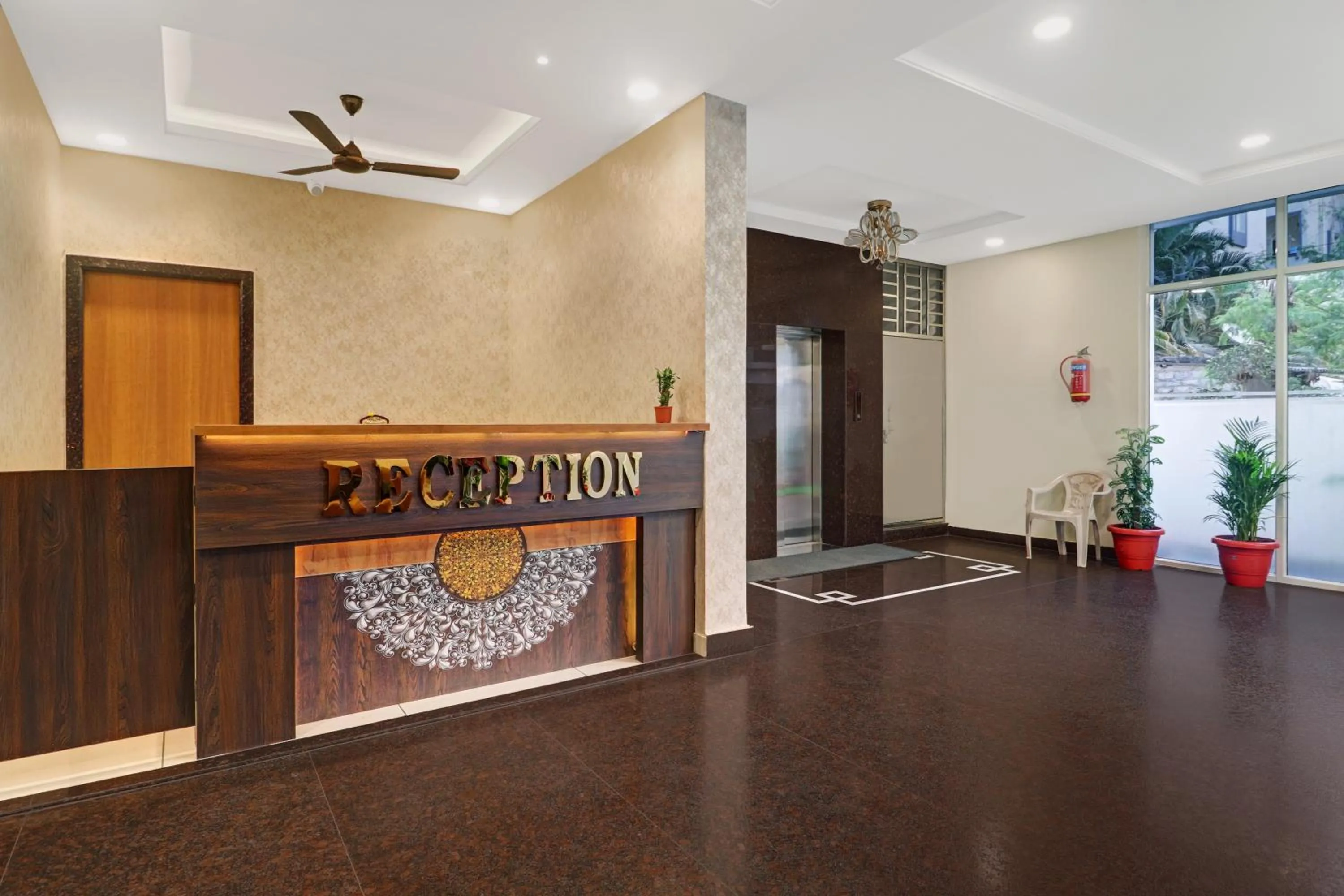Lobby or reception in Treebo Virat Residency, US Consulate