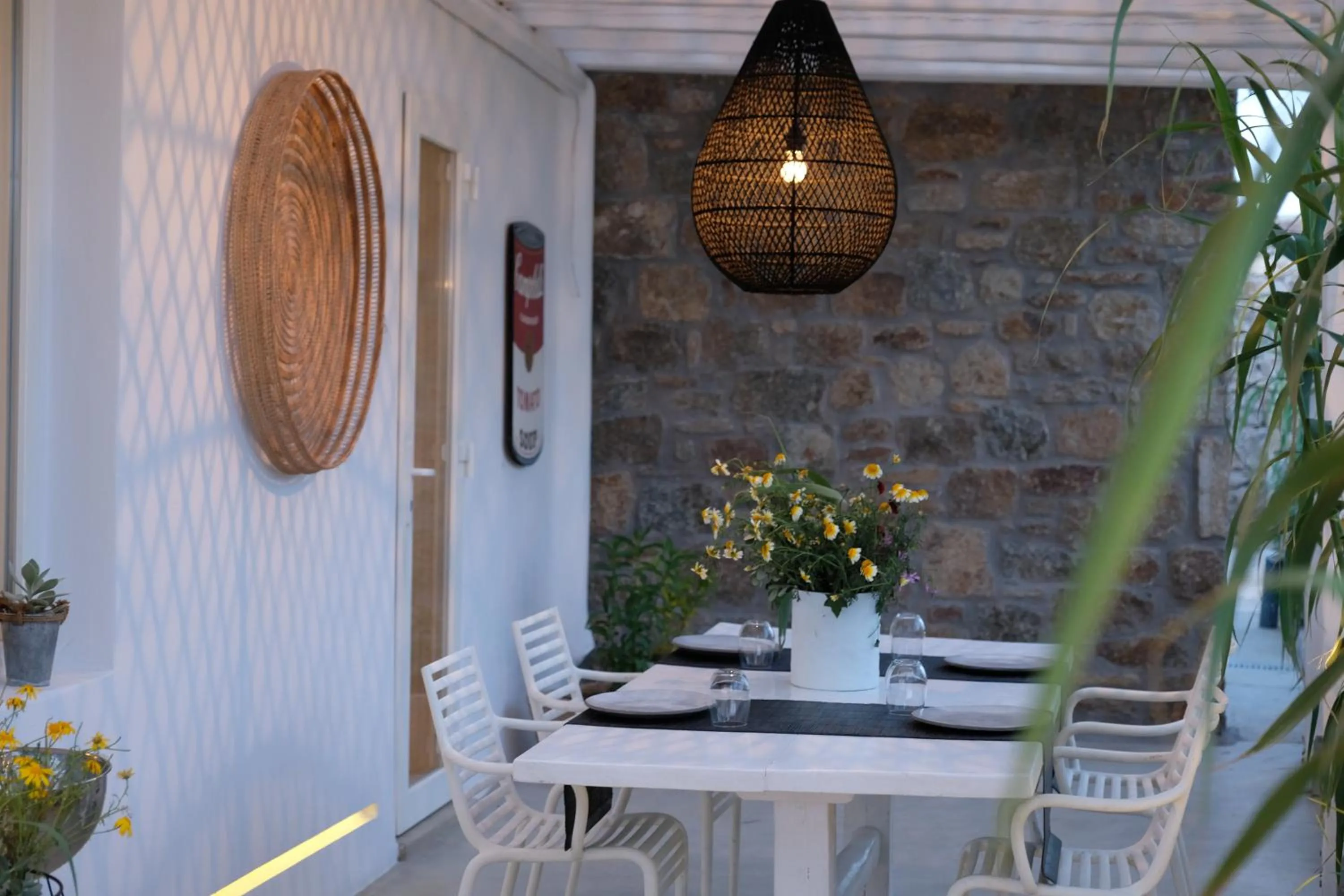 Restaurant/places to eat in Ostraco Suites