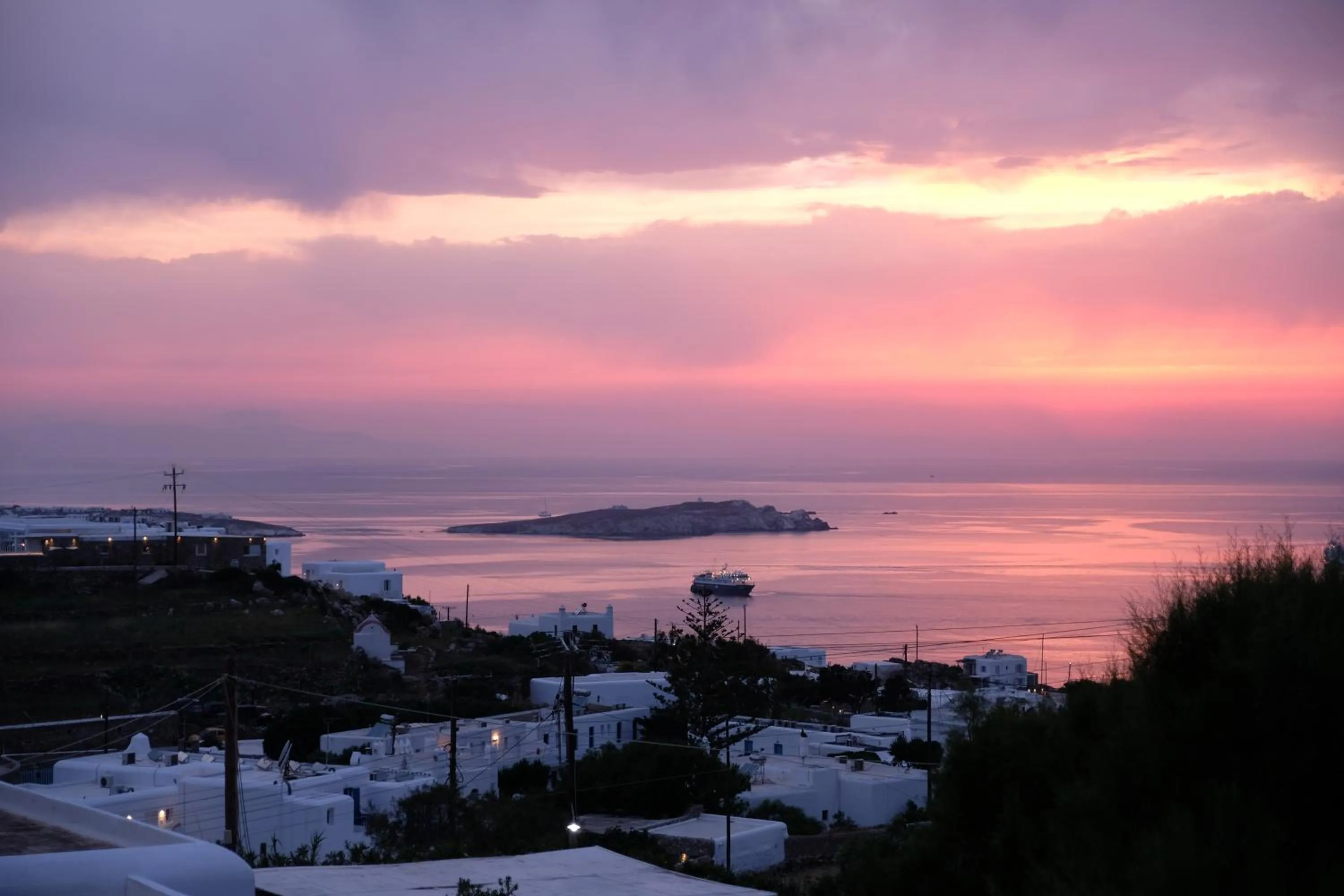 Sea view in Ostraco Suites