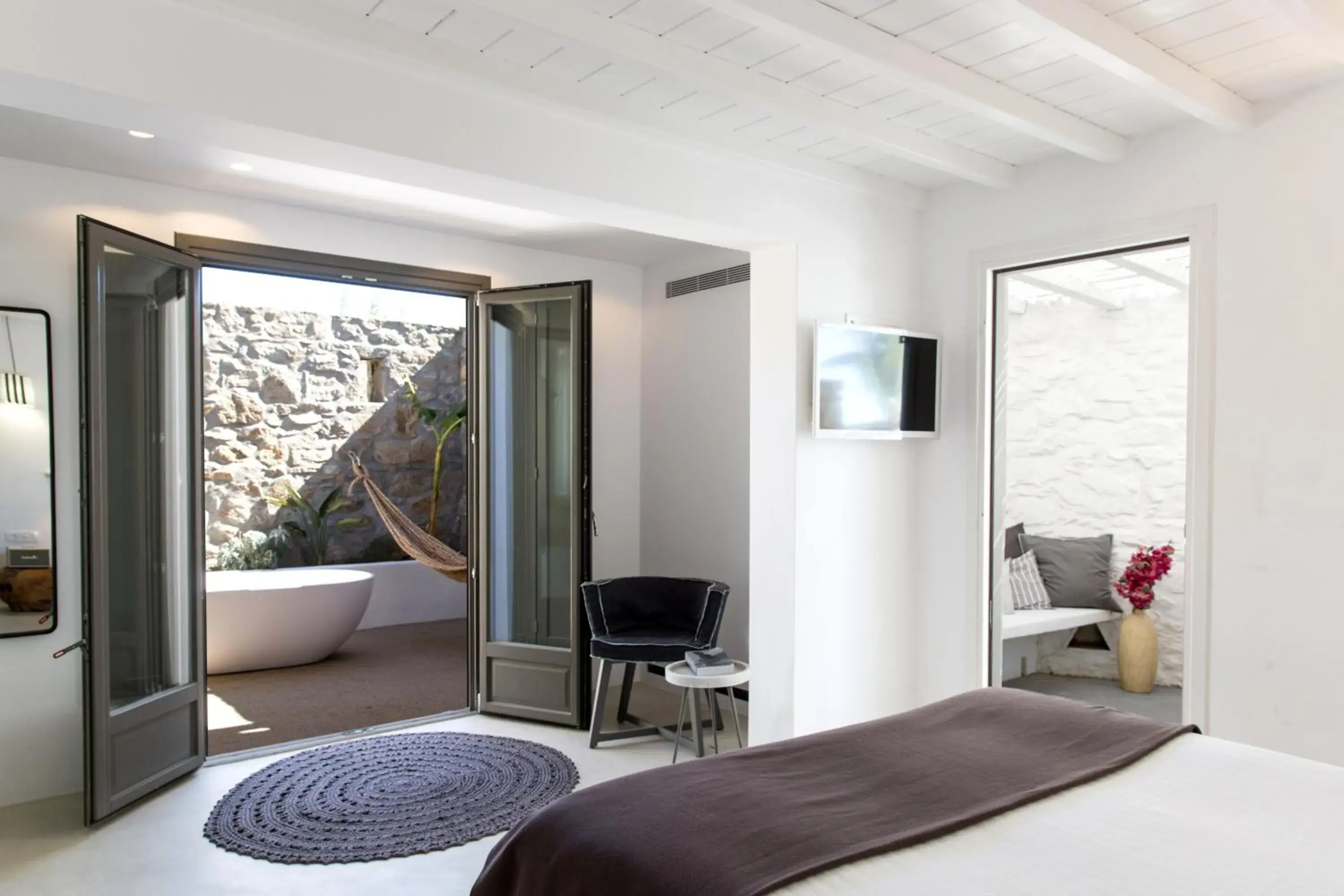 Photo of the whole room, Bed in Ostraco Suites Photo of the whole room, Bed in Ostraco Suites