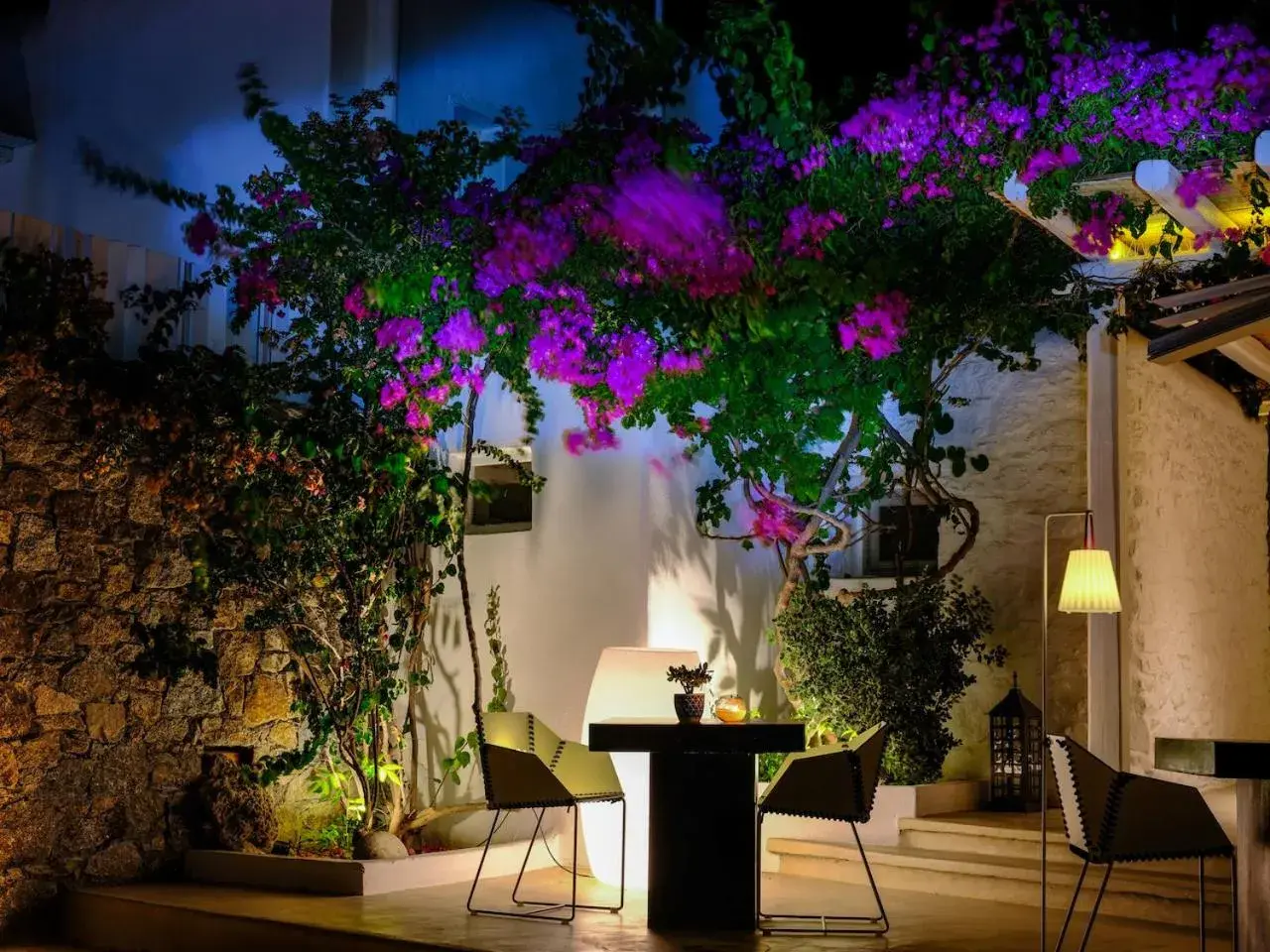 Restaurant/places to eat in Ostraco Suites Restaurant/places to eat in Ostraco Suites